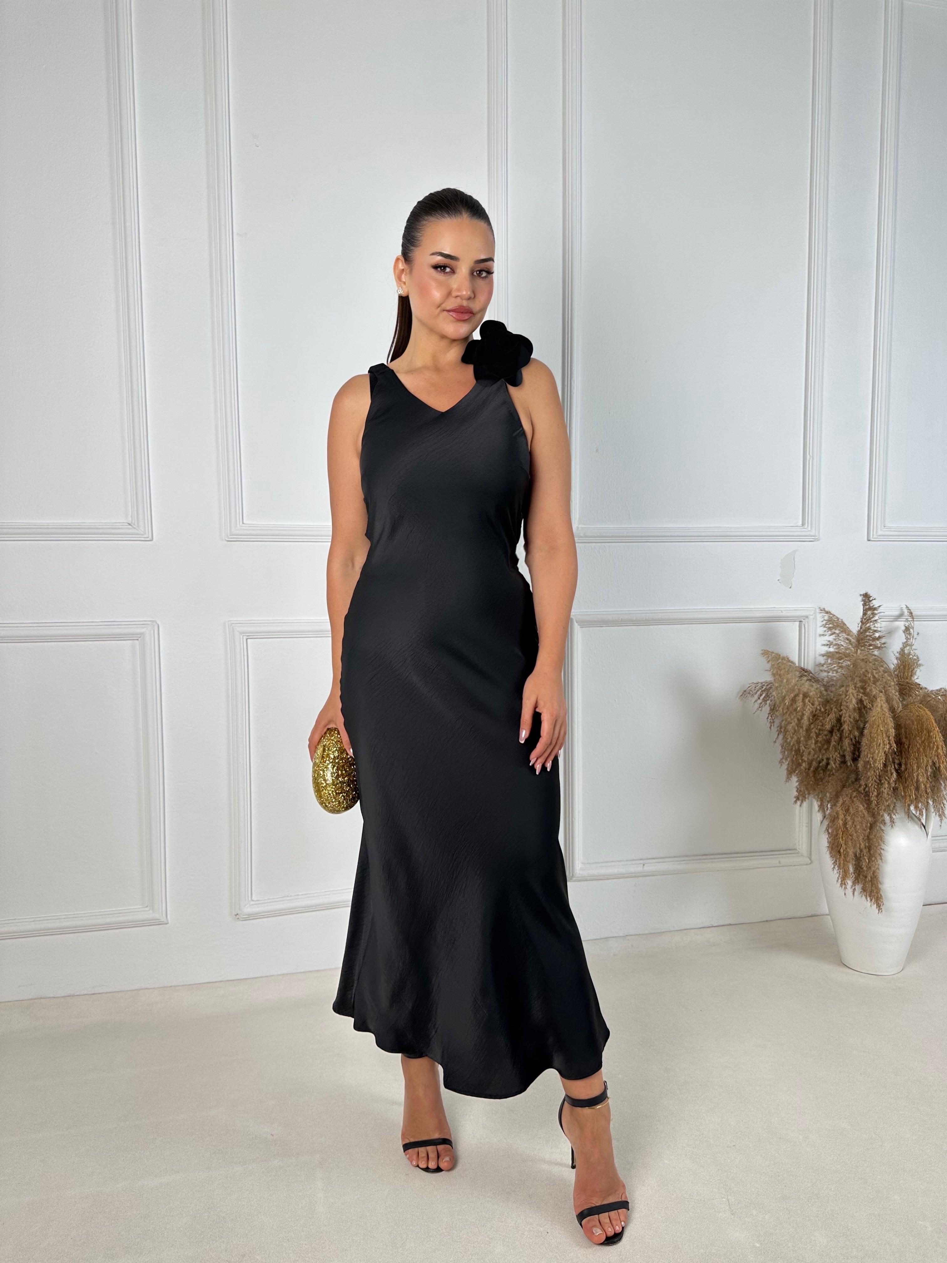 Marka Model Çiçek Detaylı V Yaka Siyah Saten Elbise | Nora Butik