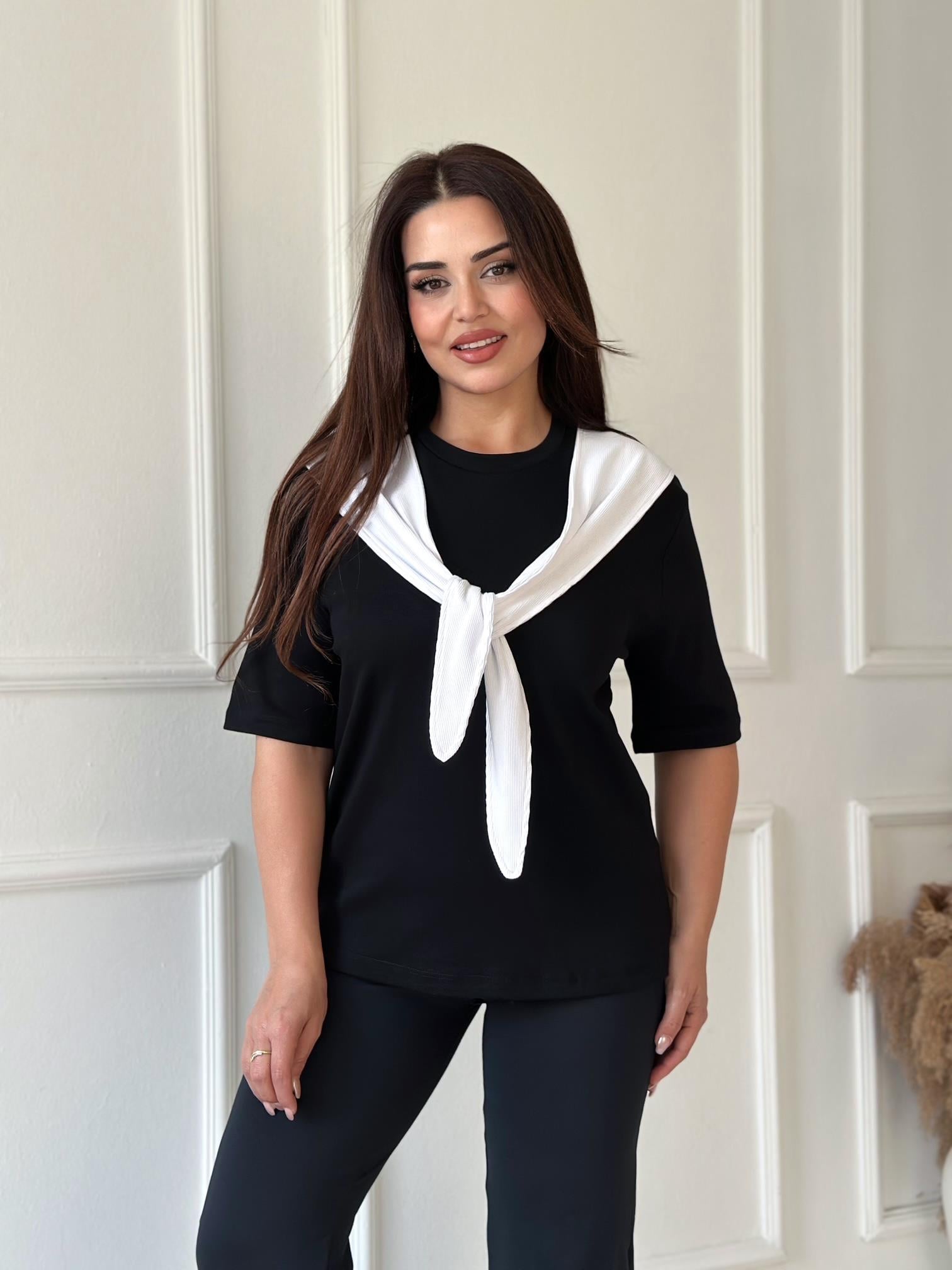 Nora Riviera Bağlama Detaylı Tişört - Siyah
