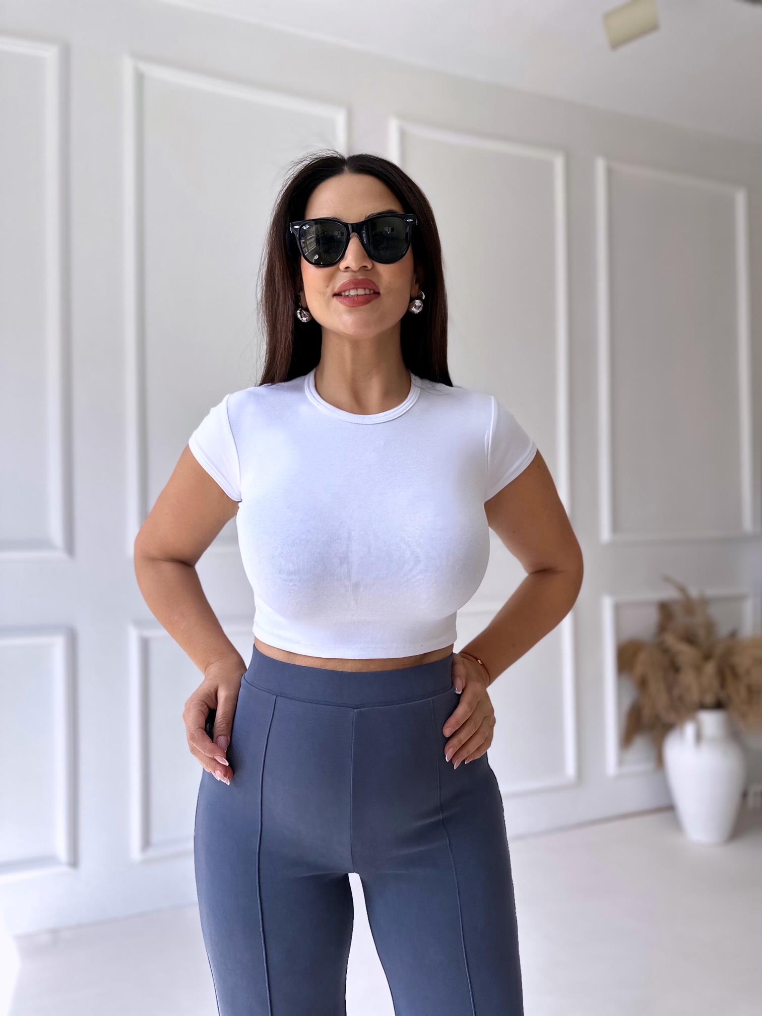 Premium Kalite Pamuklu Yarım Kollu Crop Beyaz