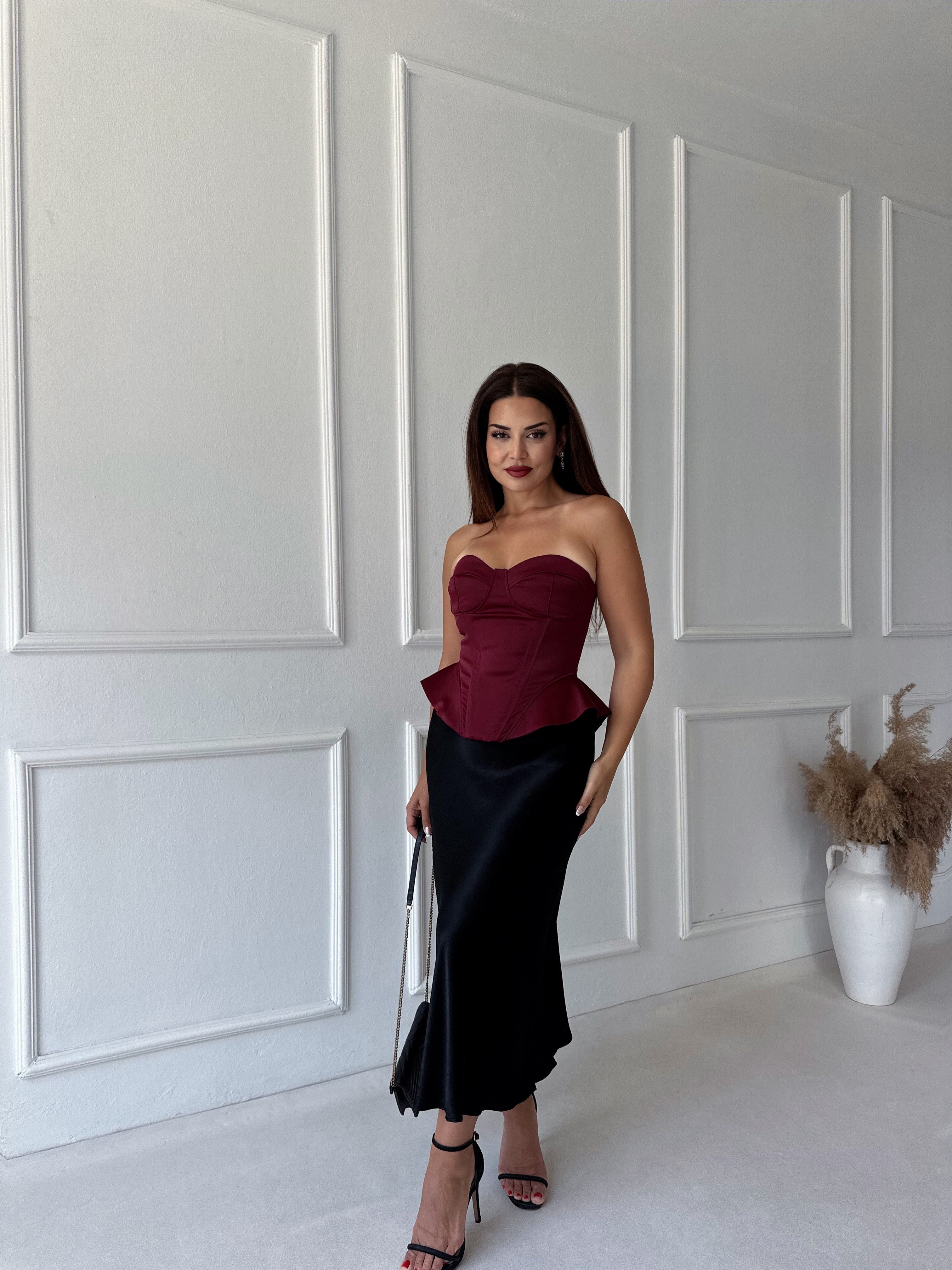 Saten İpek Dokulu Midi Slip Etek – Siyah