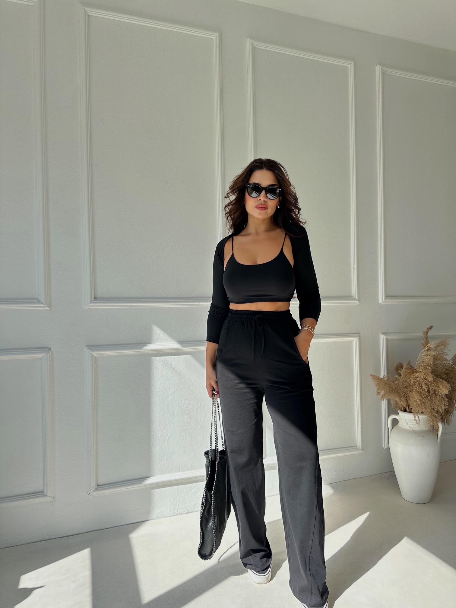 Tam Yüksek Bel Siyah Boru Paça Eşofman Altı