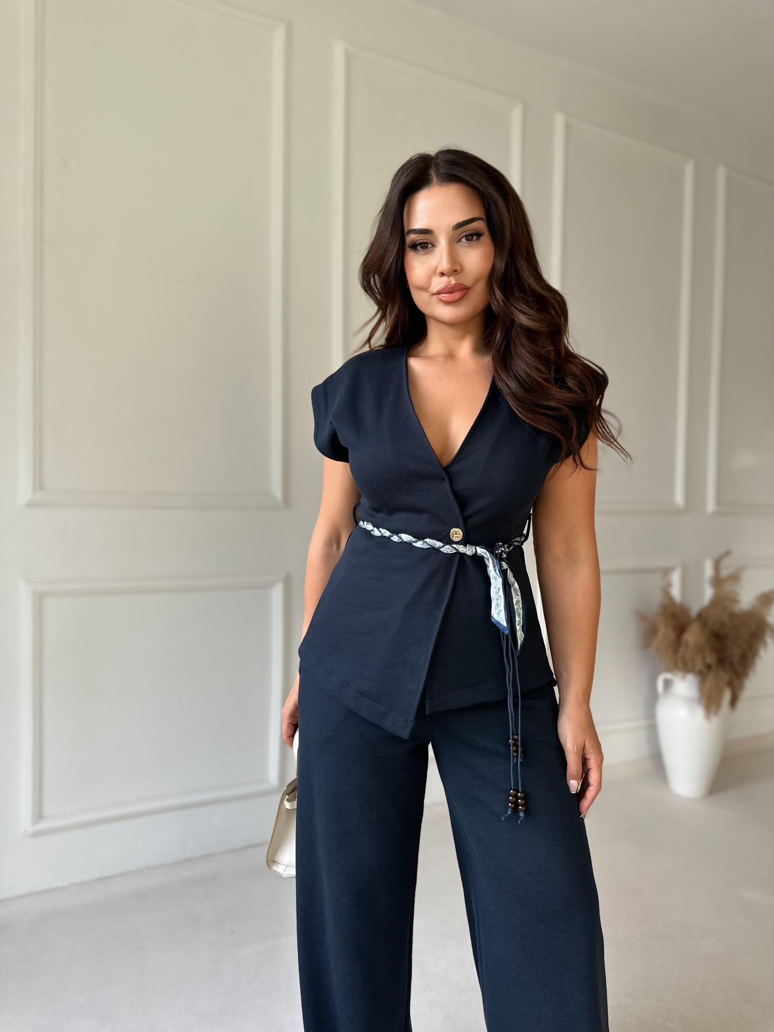 Denim Efekt Kruvaze Yaka Aksesuarlı Yelek Pantolon Takım · 5