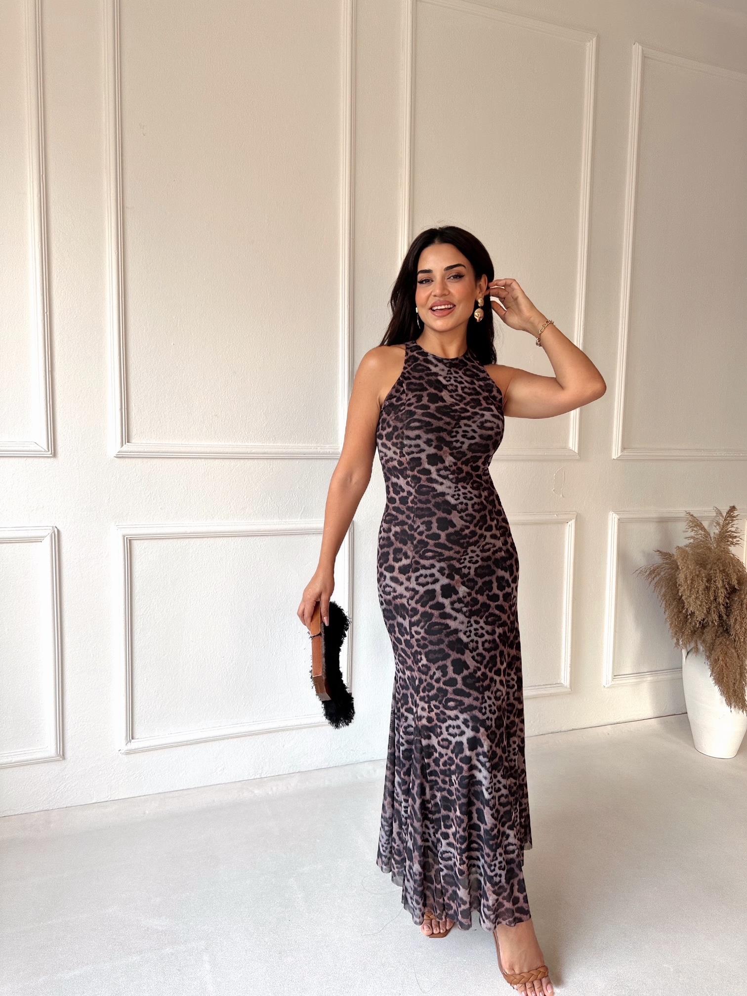 Lüks kalite halter yaka leopar desen yırtmaçlı maksi elbise - Nora Butik · 2