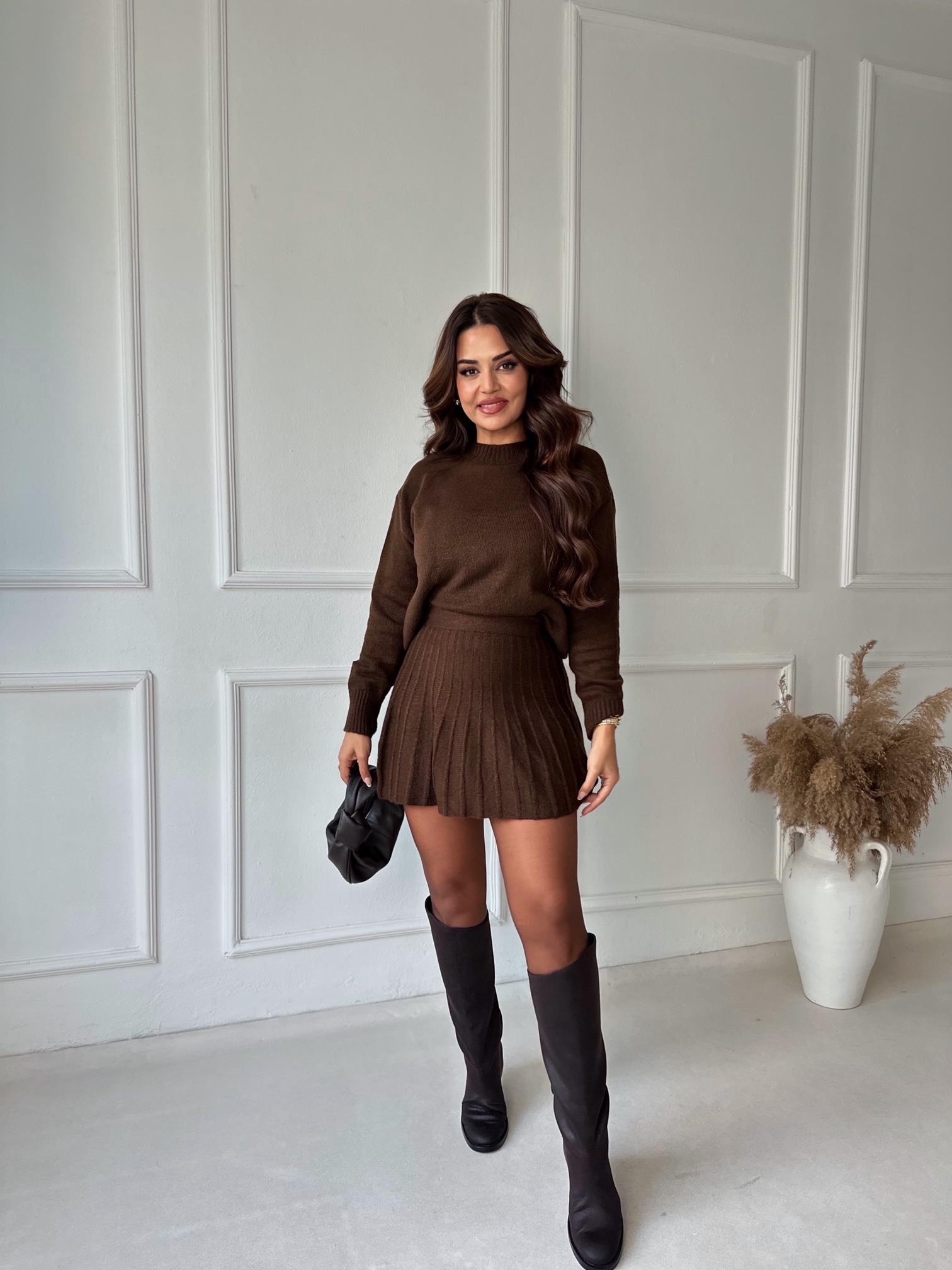 Lüks Kalite Kahve Kazak Pileli Etek Triko Takım | Nora Butik