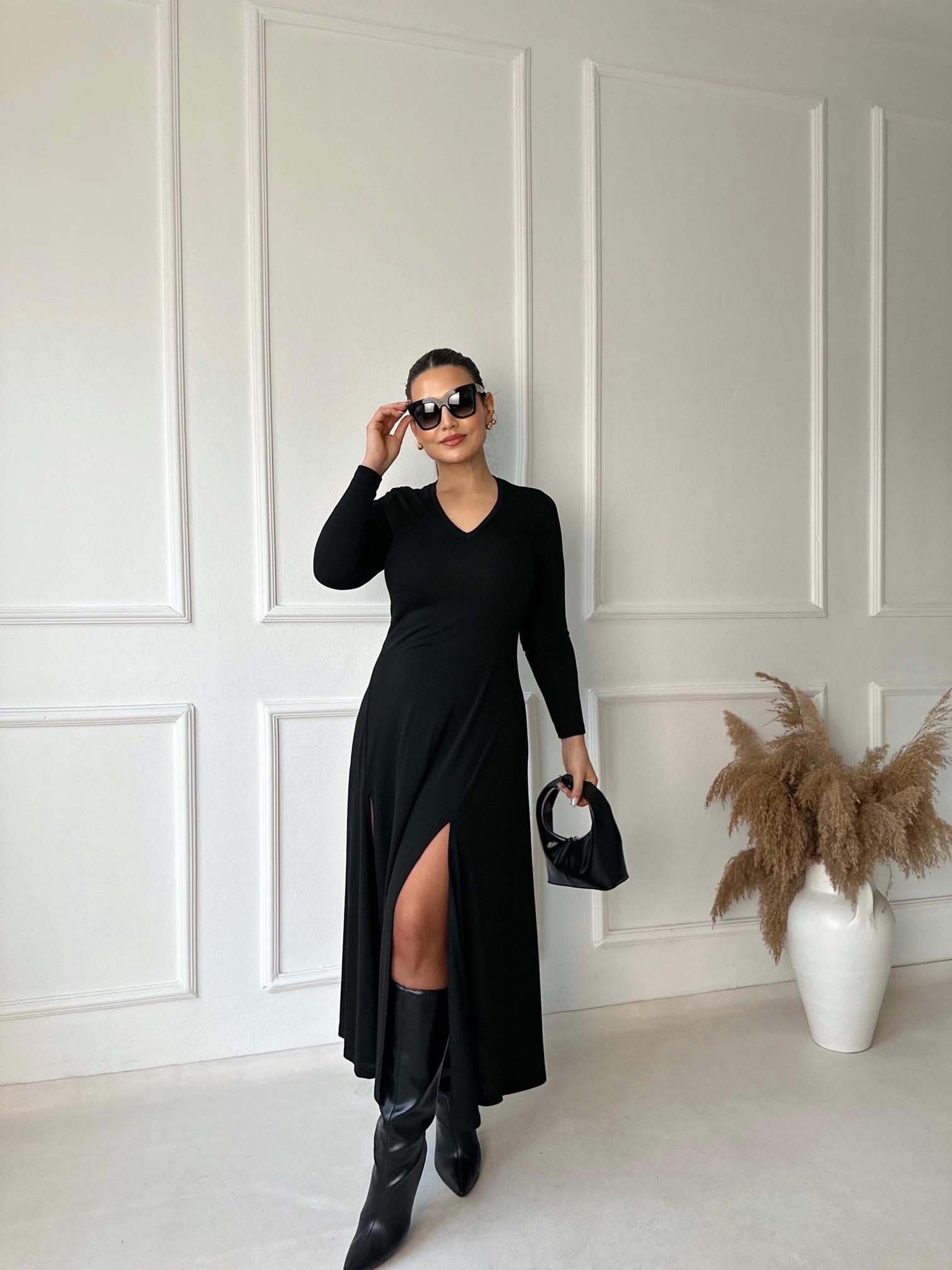 Lüks Kalite Siyah V Yaka Çift Yırtmaçlı Maksi Elbise