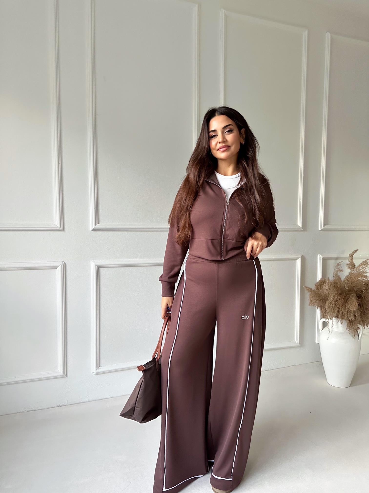 Minimal Şerit Detaylı Geniş Paça Pantolon Takım - Kahve