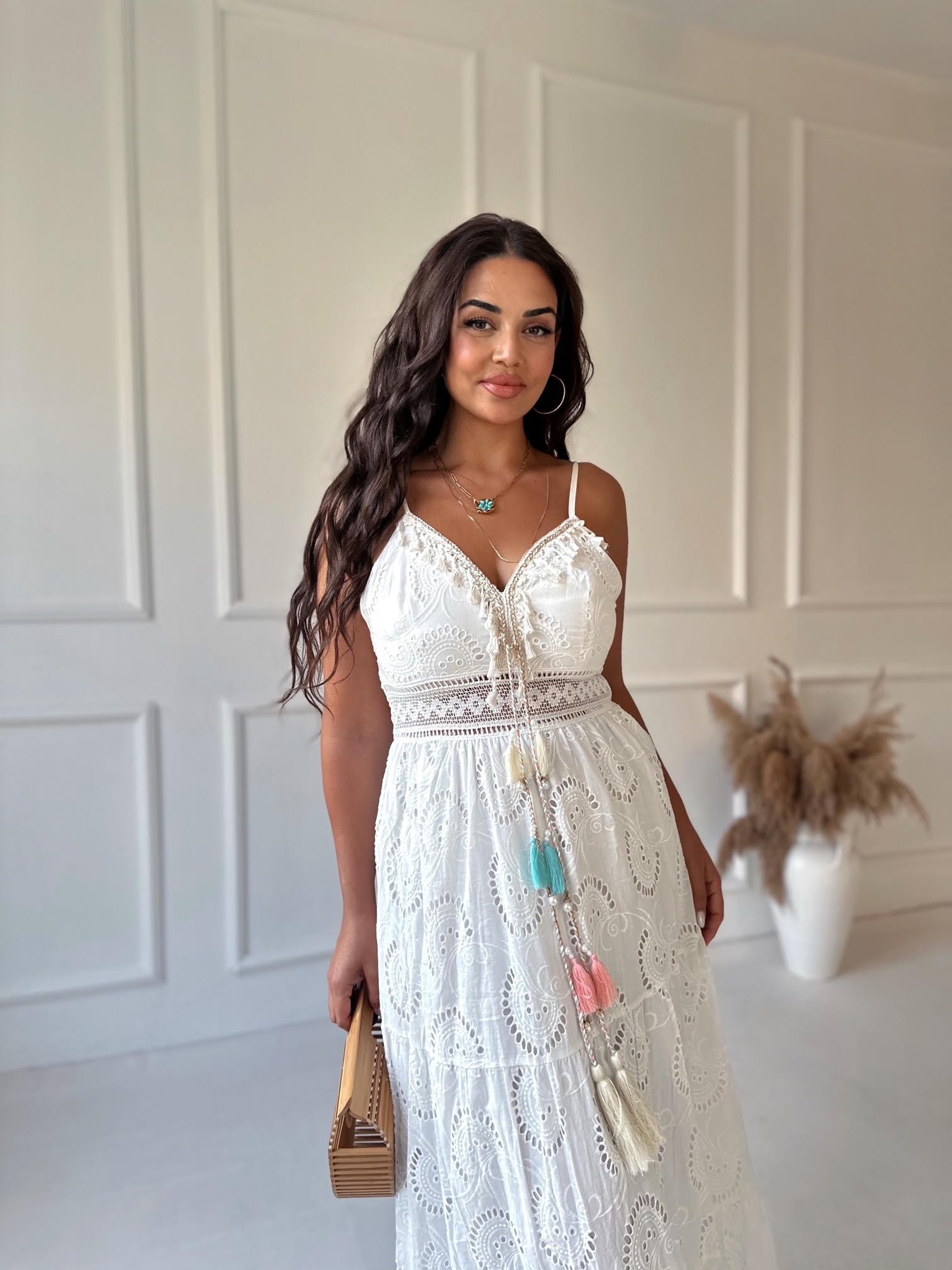 Premium Kalite İşleme Detaylı Beyaz Fisto Elbise | Nora Butik · 3