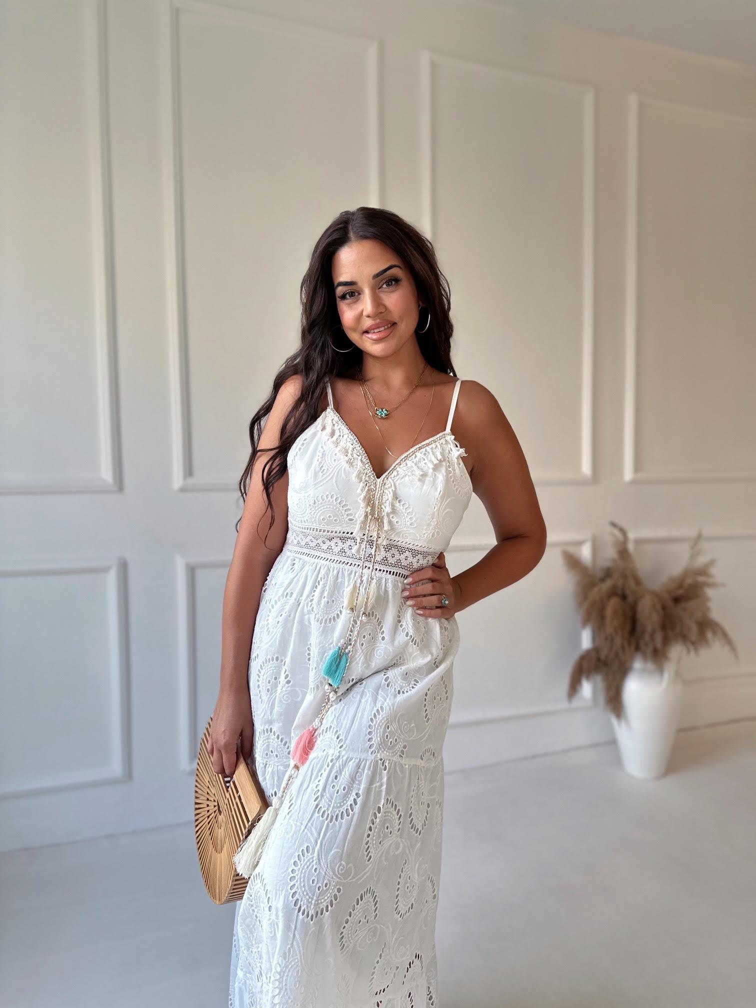 Premium Kalite İşleme Detaylı Beyaz Fisto Elbise | Nora Butik · 4