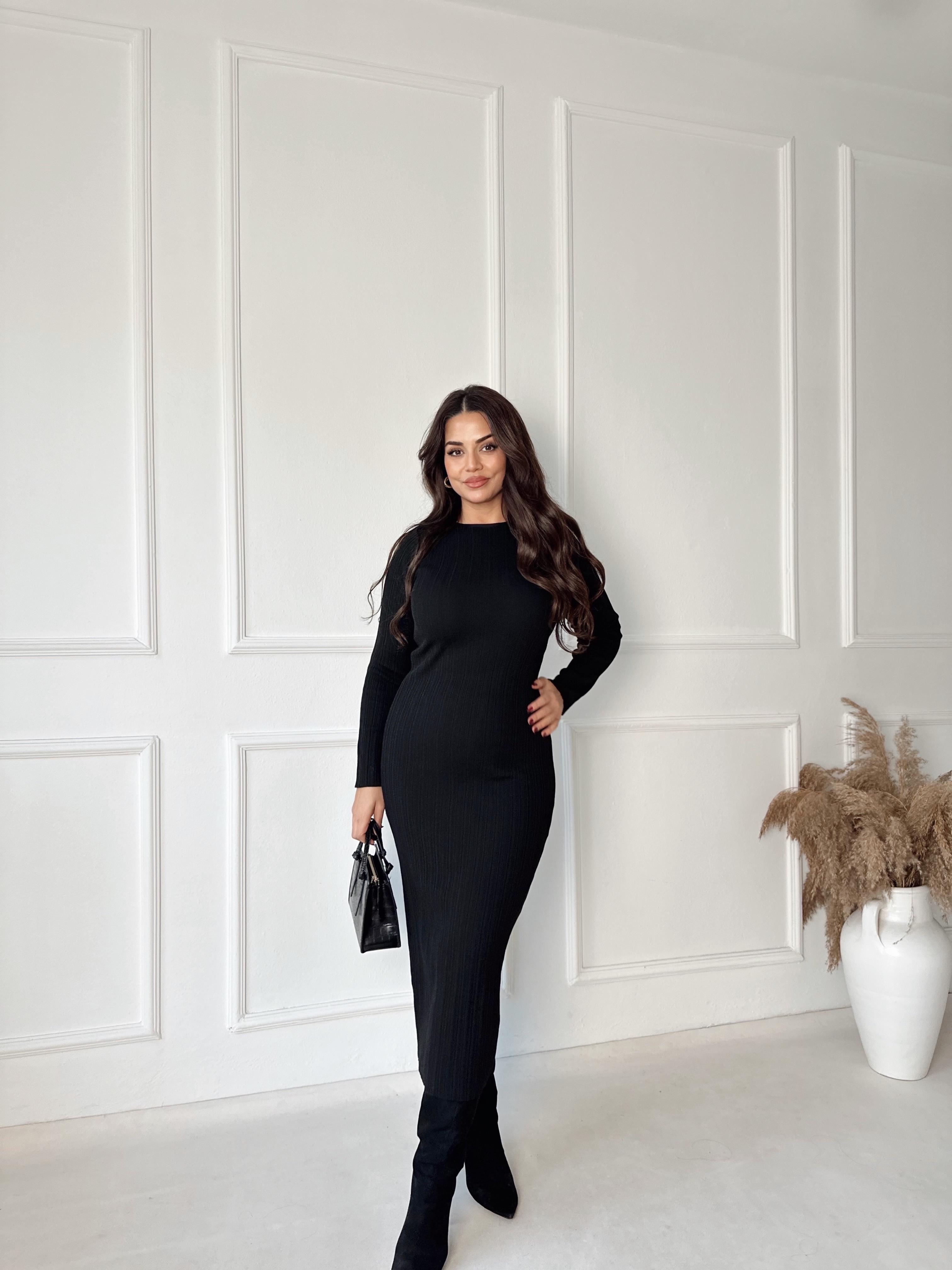 Premium Kalite Kayık Yaka Siyah Midi Triko Elbise 