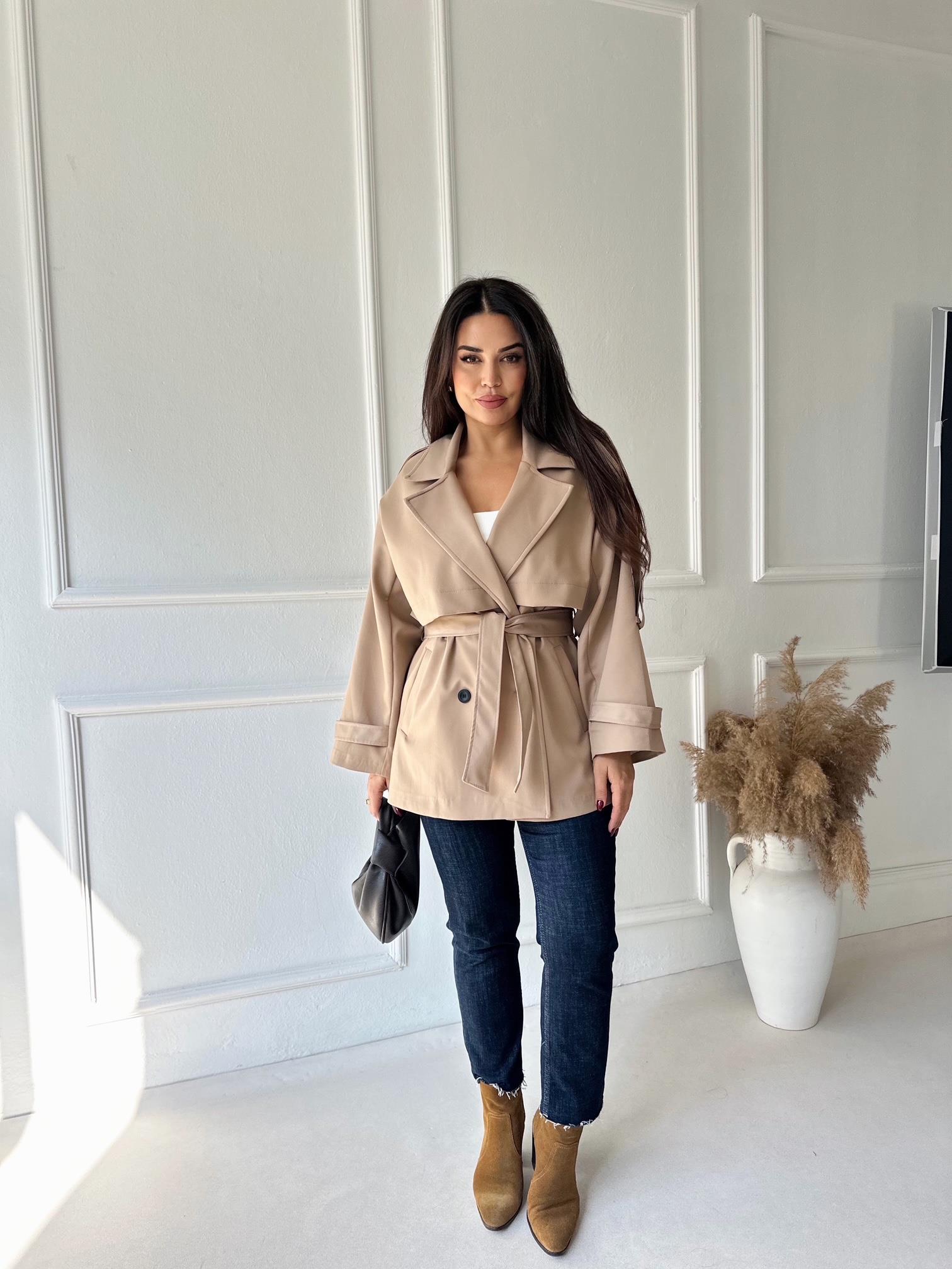 Premium Kalite Kısa Kuşaklı Trenchcoat – Bej · 2