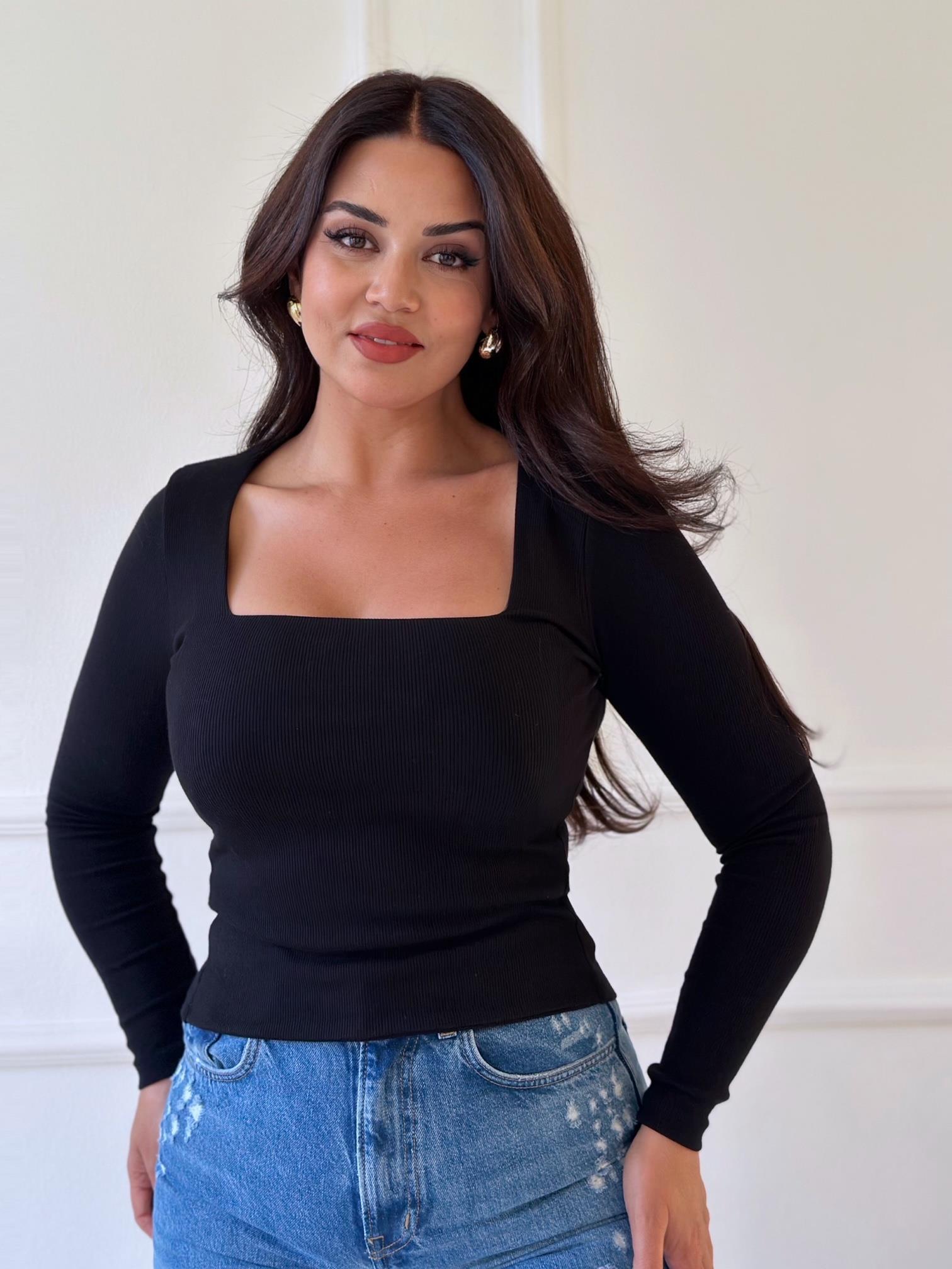 Siyah Kare Yaka Pamuklu Basic Bluz