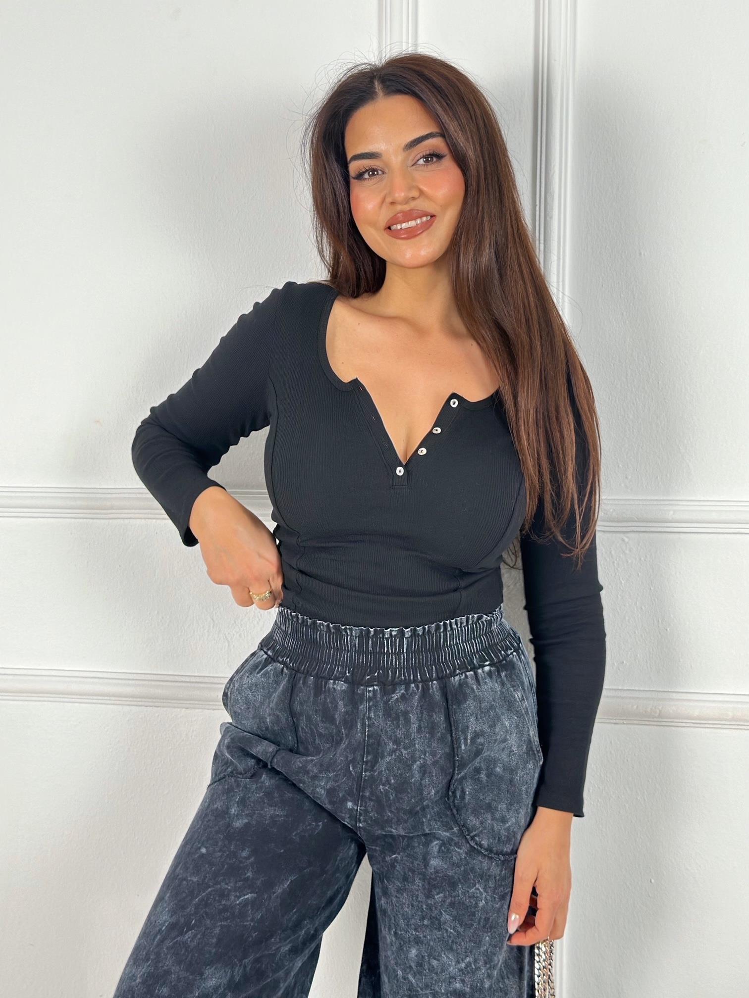 Siyah Yuvarlak Düğmeli Yaka Kaşkorse Bluz 