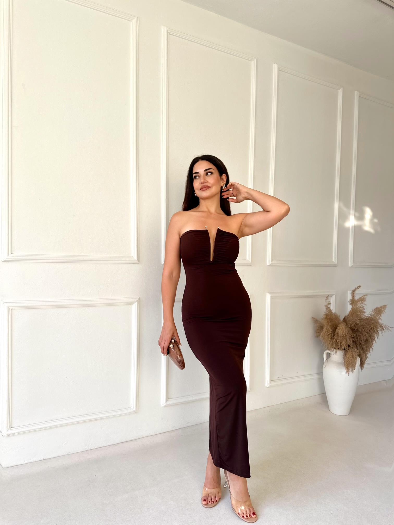 Yaka Aksesuarlı ZR Model Straplez Elbise - Kahve · 2