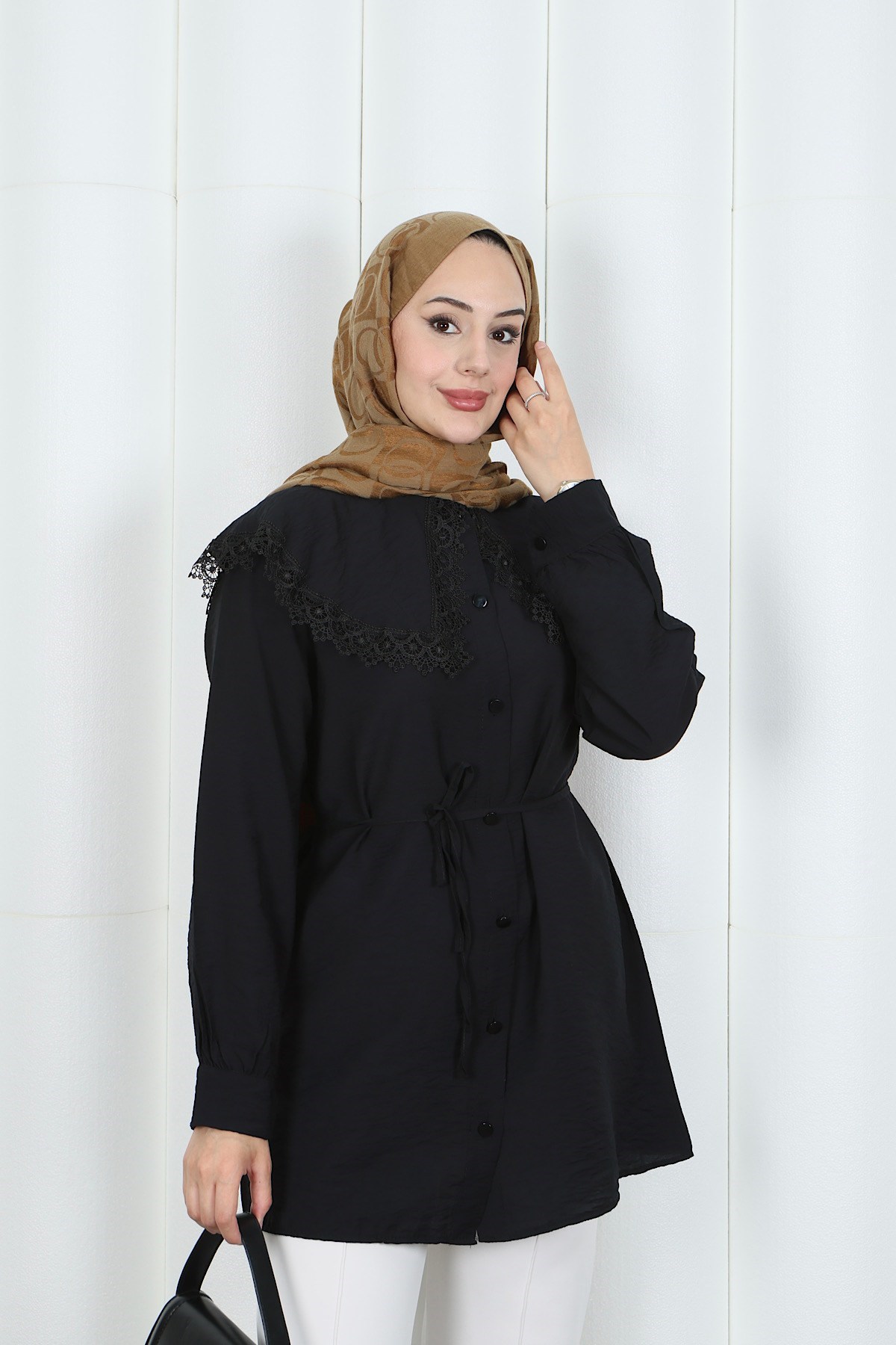 Bebe Yaka Dantel Detaylı Bağcıklı Tunik HNT2133 Siyah