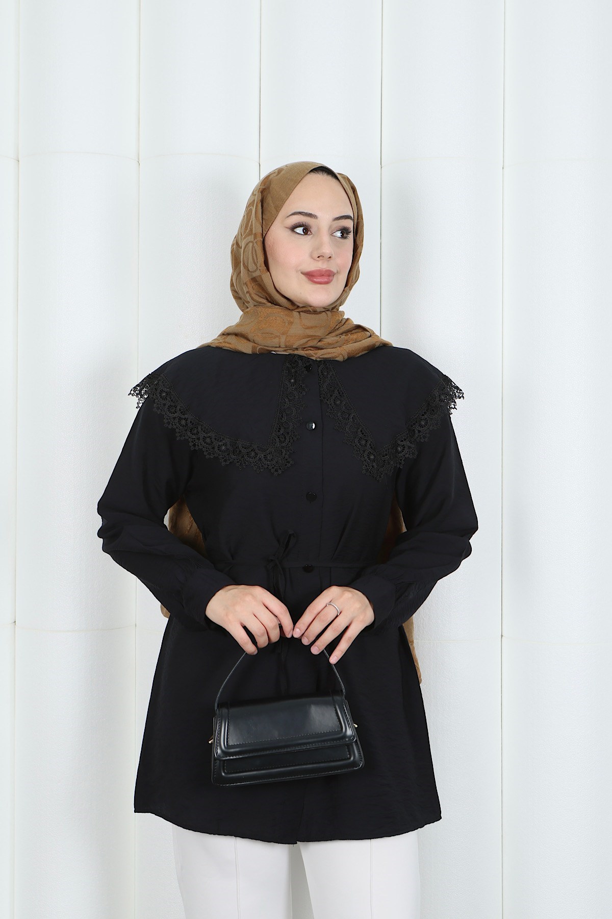 Bebe Yaka Dantel Detaylı Bağcıklı Tunik HNT2133 Siyah