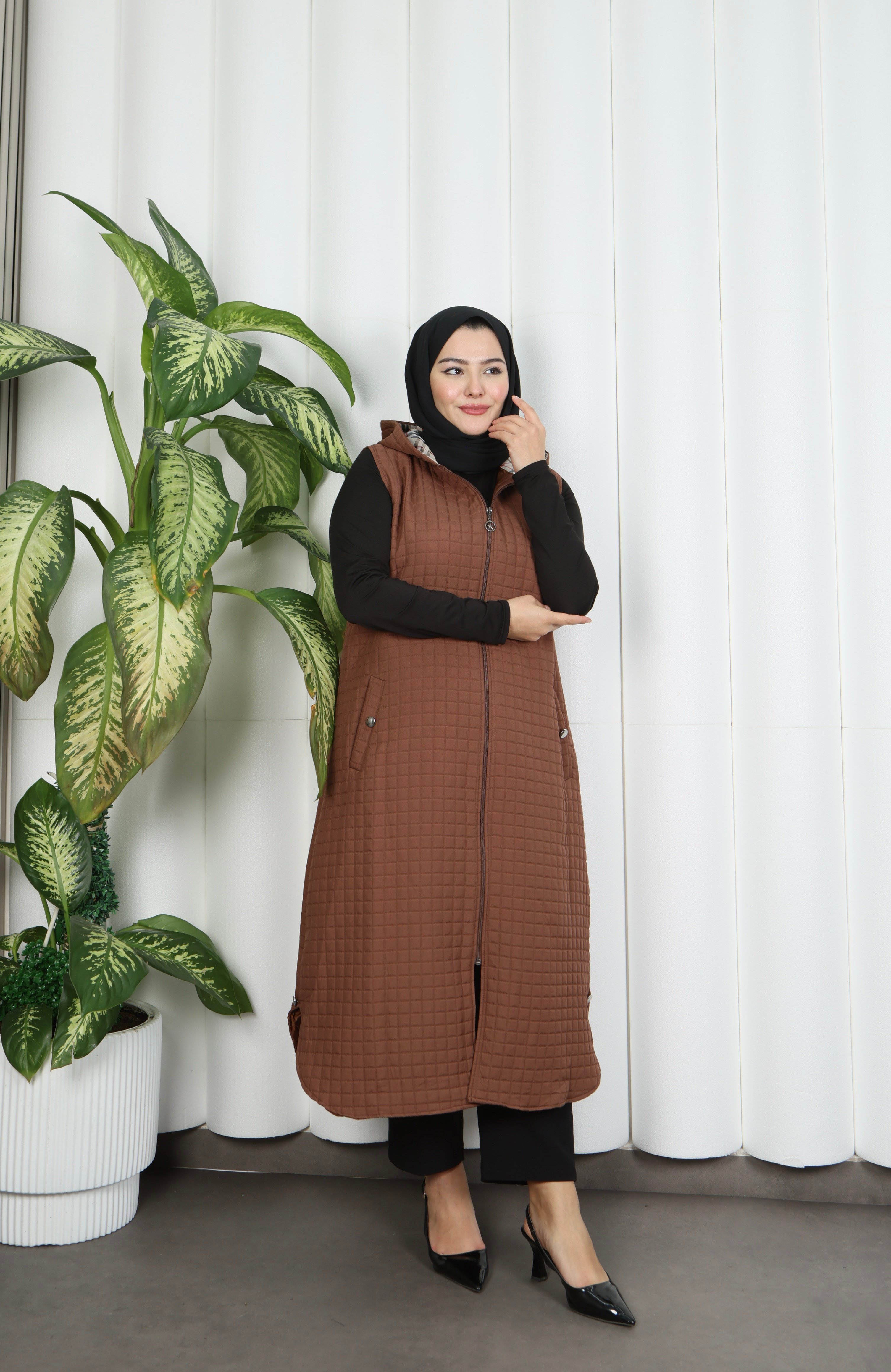 Kapüşonlu  Uzun  Kapitone Yelek Taba HNT8569