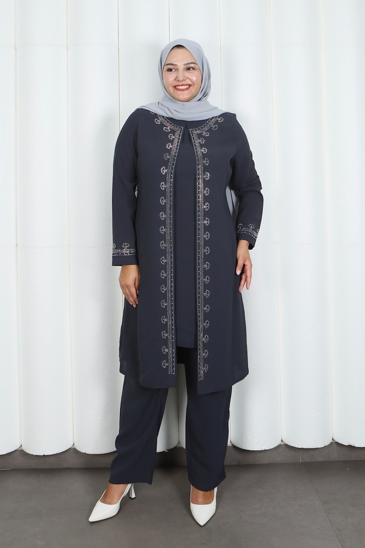 Kolları Taşlı Büyük Beden Anne Takımı Gri  HNT2101