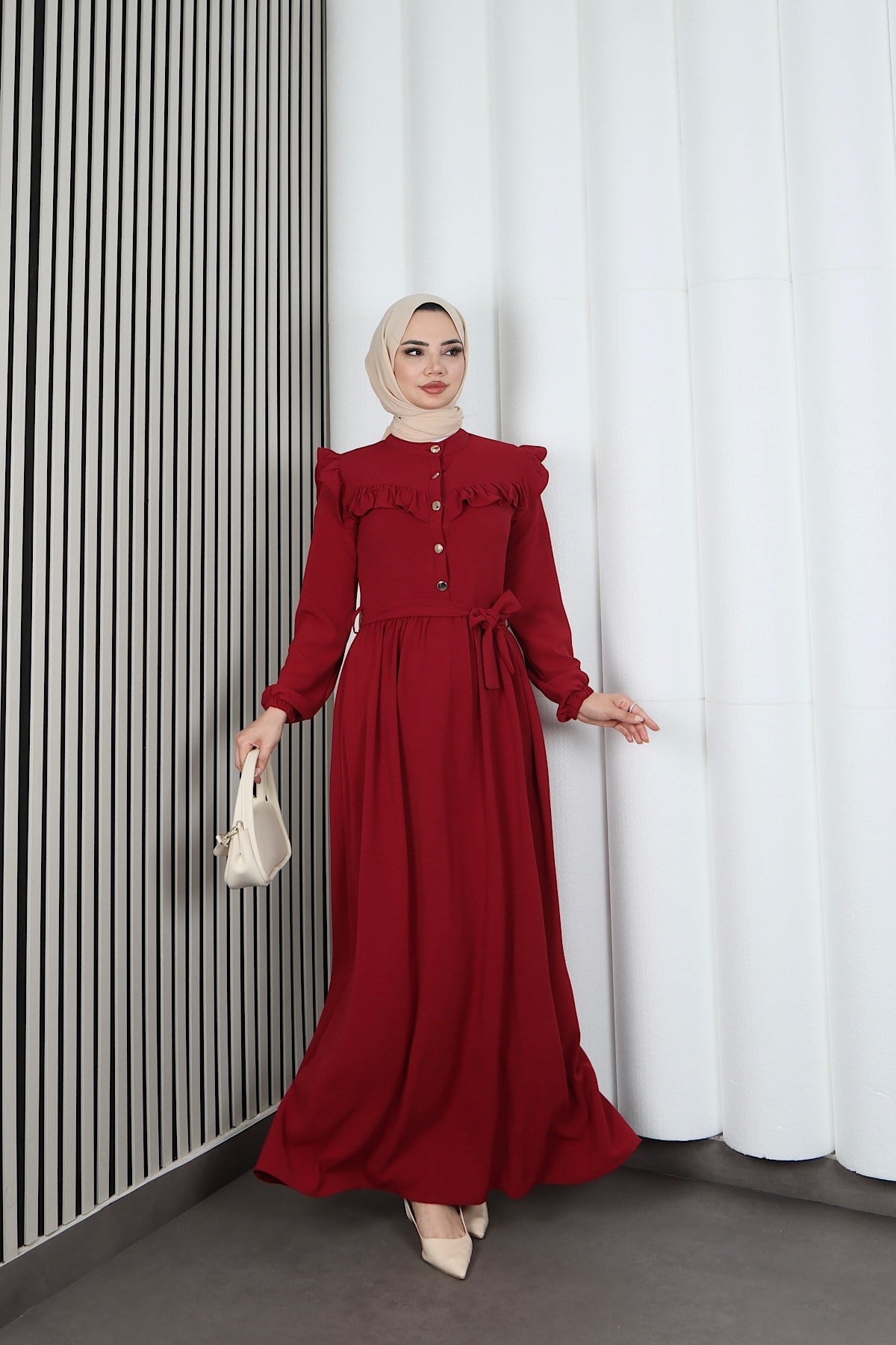 Omzu Ve Önü Fırfırlı Kuşaklı Ayrobin Tesettür Elbise Bordo  HNT7345