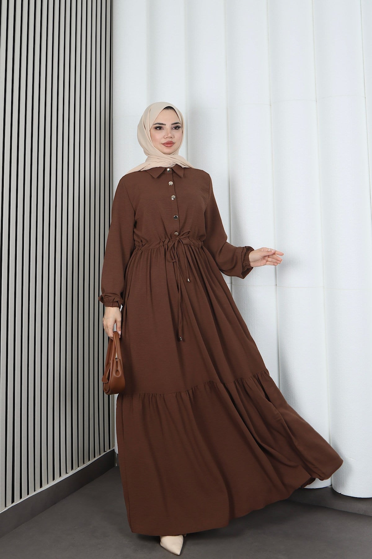 Yarım Pat Düğmeli Beli Bağcıklı Ayrobin Elbise Kahverengi  HNT85451