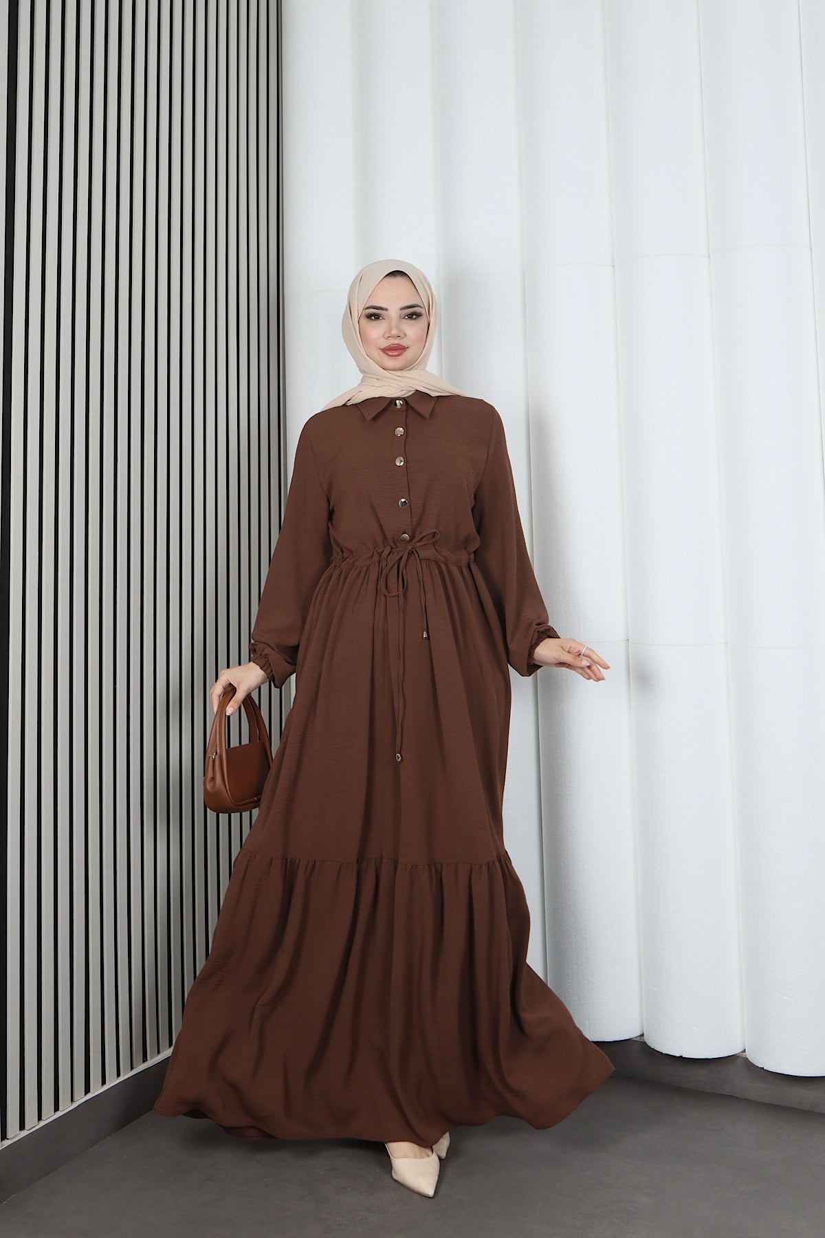 Yarım Pat Düğmeli Beli Bağcıklı Ayrobin Elbise Kahverengi  HNT85451