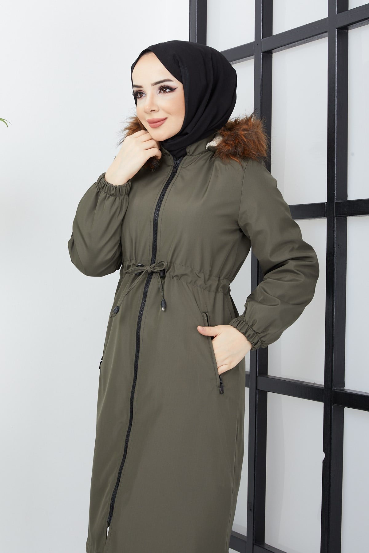 Beli Bağcıklı Mont Haki