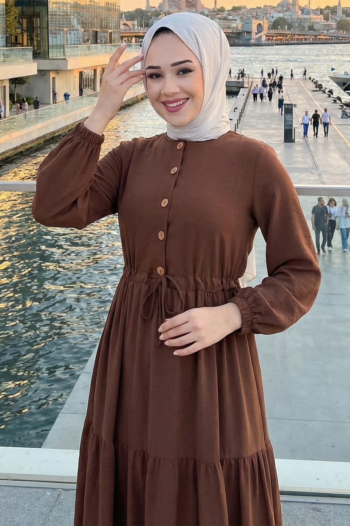 Büzgülü Düğmeli Bağcıklı Ayrobin Elbise Kahverengi HM268811
