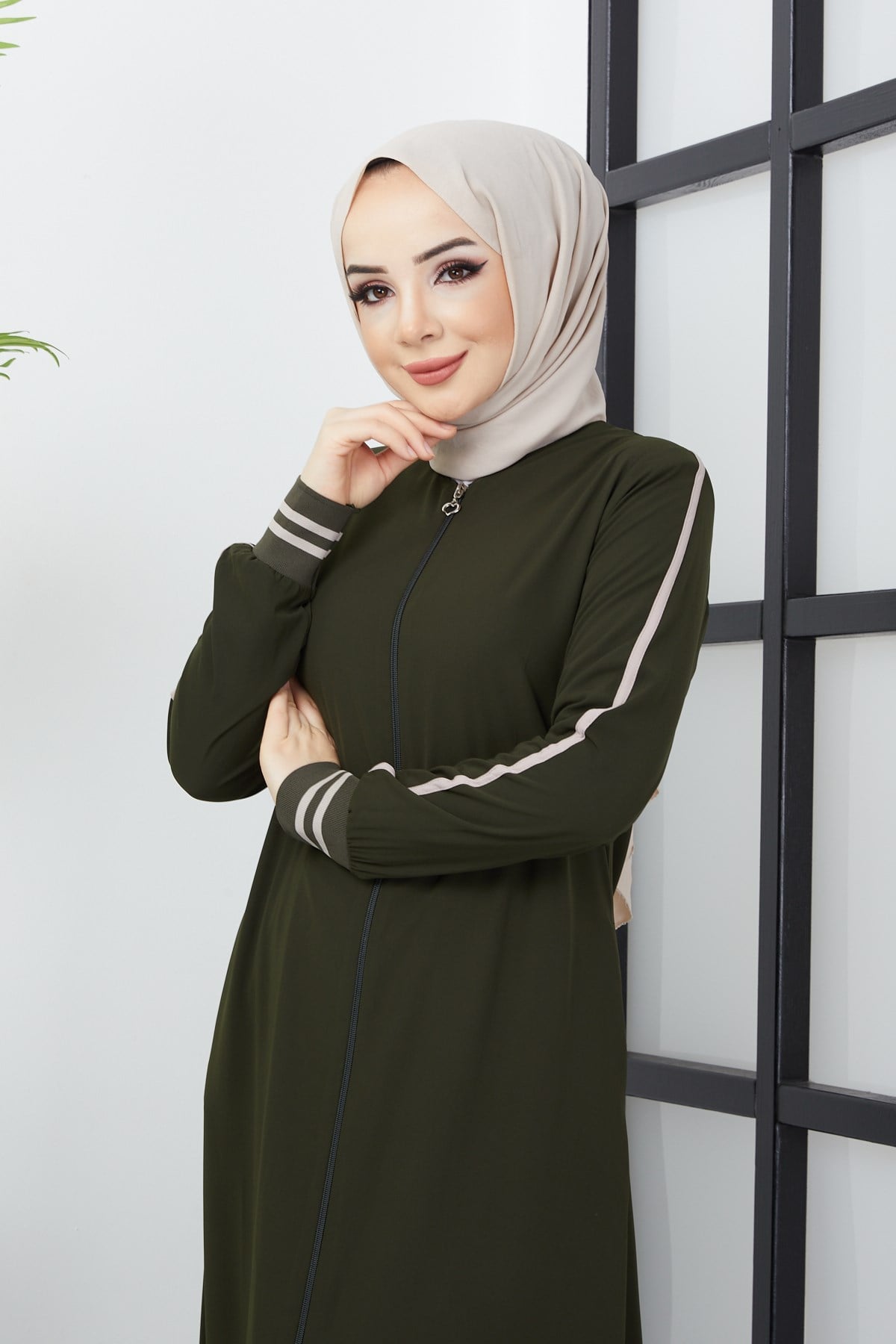 Çizgi Detaylı Haki Ferace 