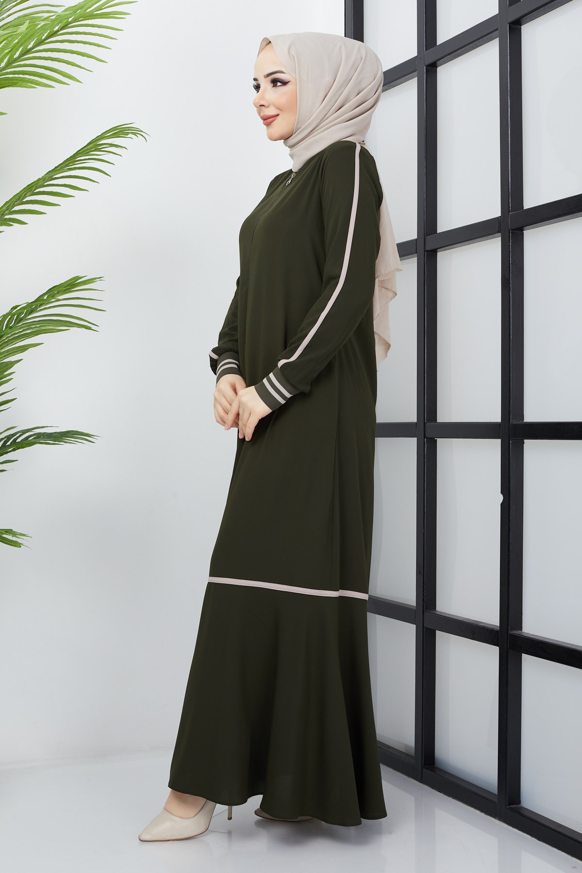 Çizgi Detaylı Haki Ferace 