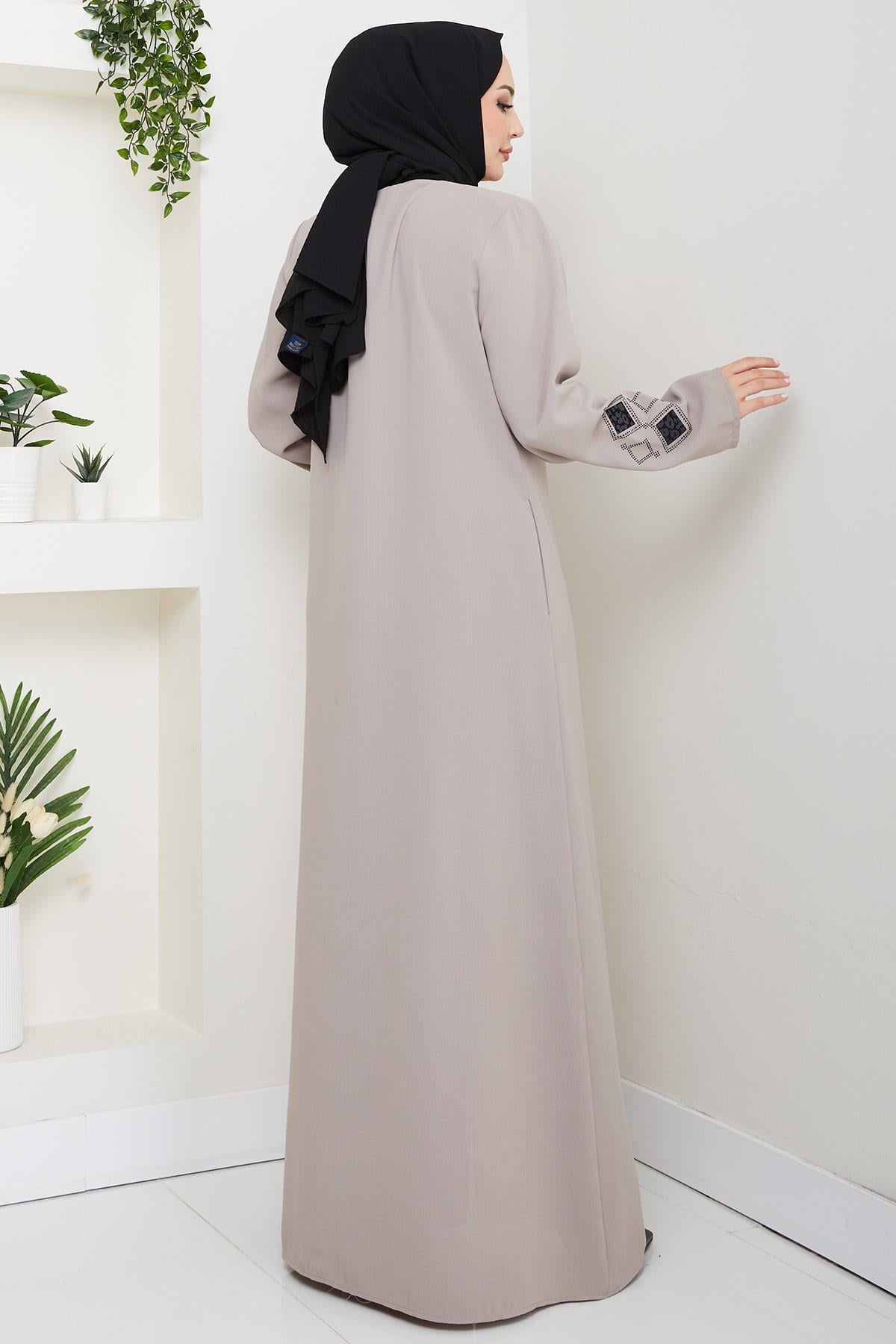 Deri İşlemeli Ferace Bej HM2849