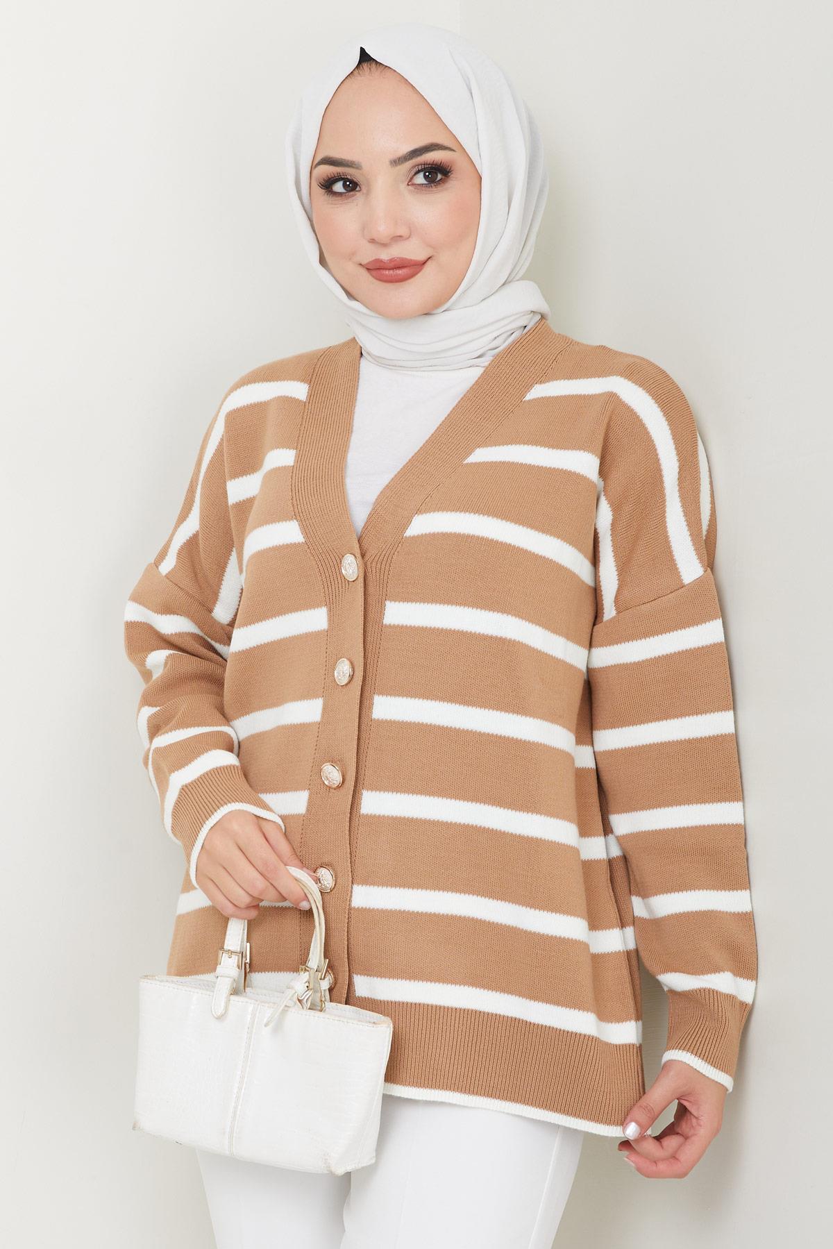 Düğme Detaylı Çizgili Araboy Triko Hırka Camel HM2516