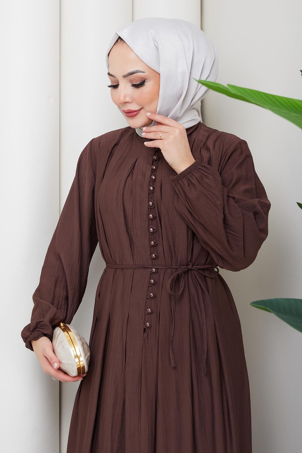 Esila Bağcıklı Britli Tesettür Elbise Kahverengi HM2884