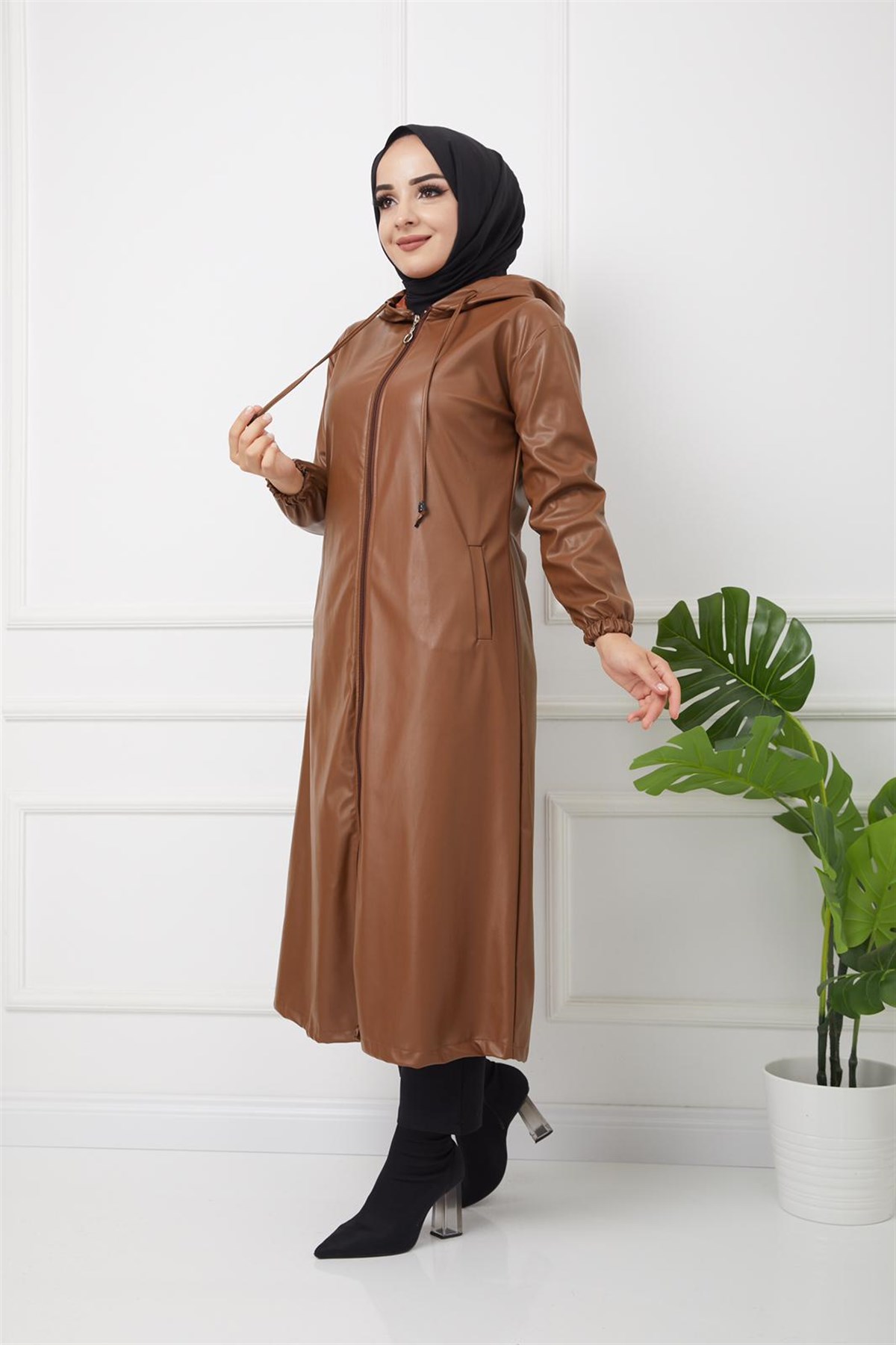 Kapüşonlu Deri Kap Taba