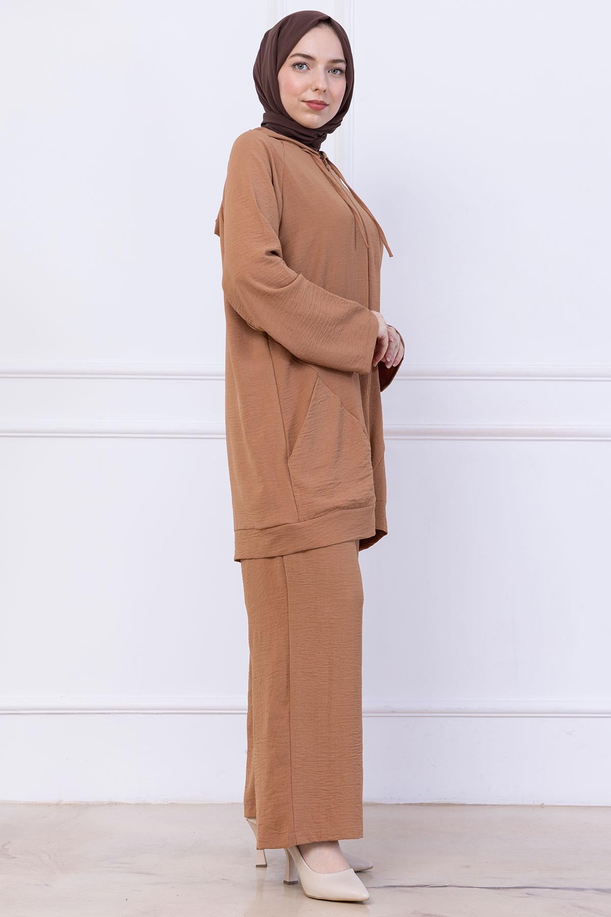 Kapüşonlu Kanguru Cepli Fermuarlı Ayrobin Takım Camel HM2731