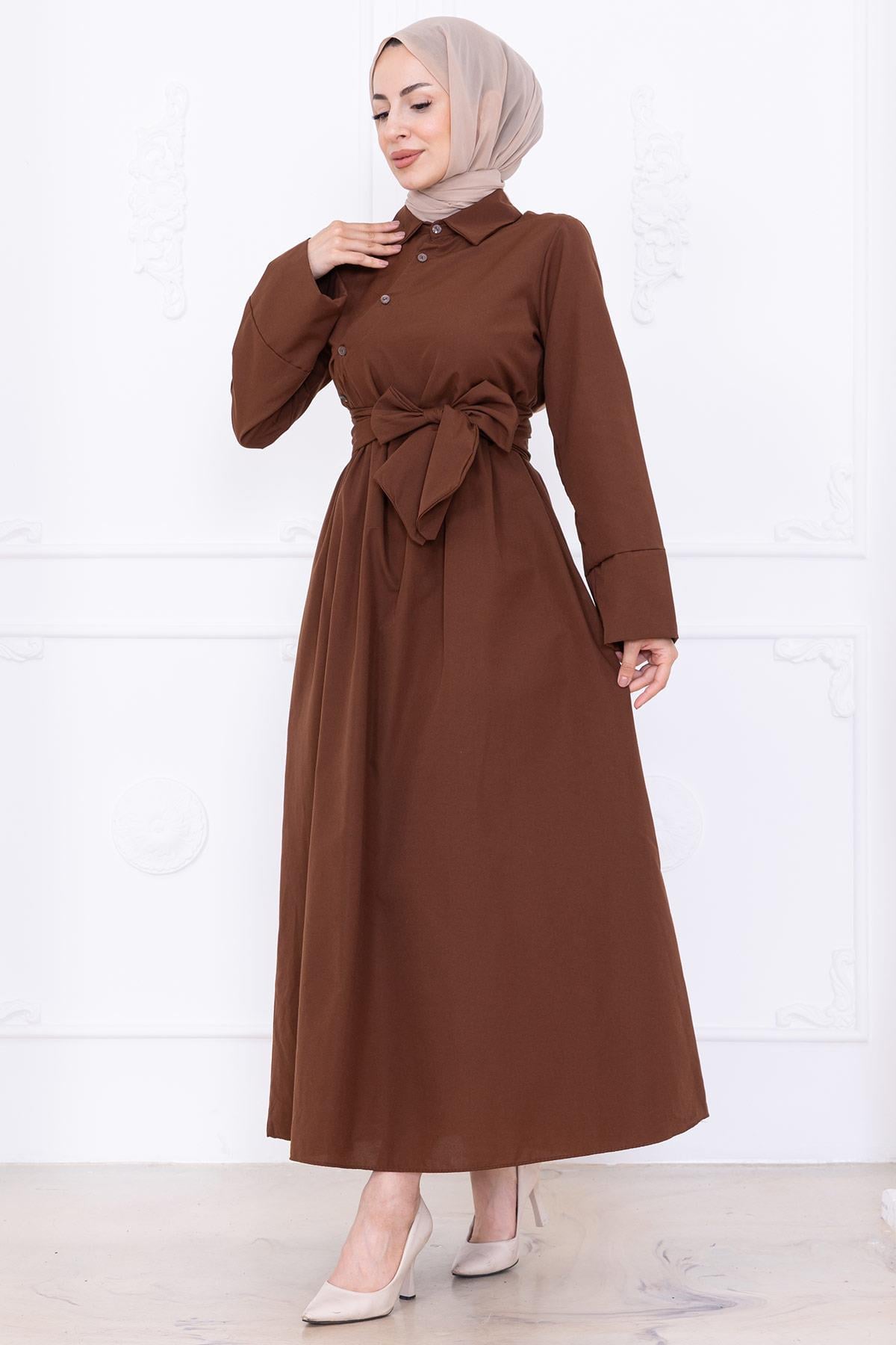 Önden Çapraz Düğmeli Kuşaklı Elbise Kahverengi HM2755