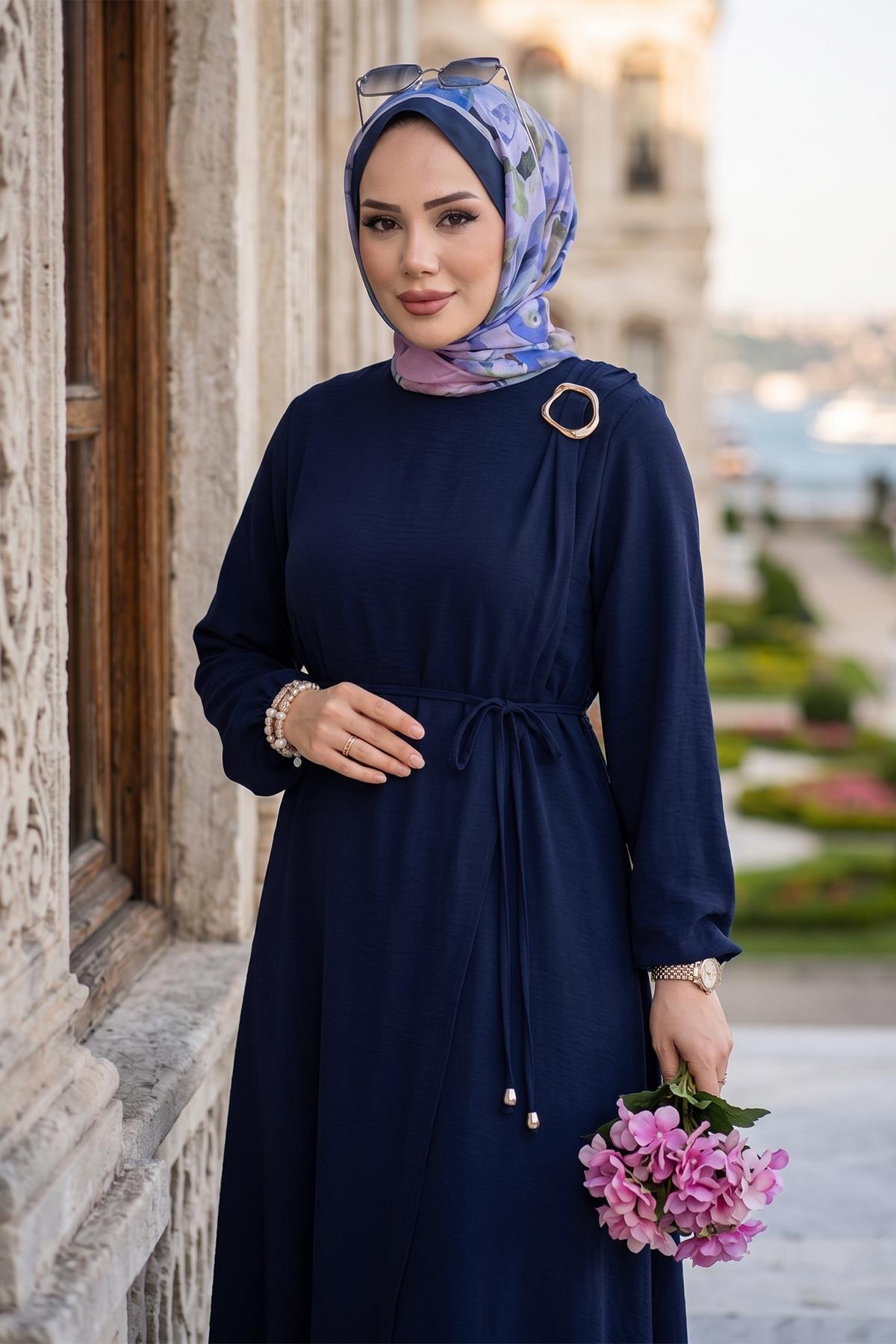 Toka Detaylı Bağlamalı Ayrobin Elbise Lacivert HM2907