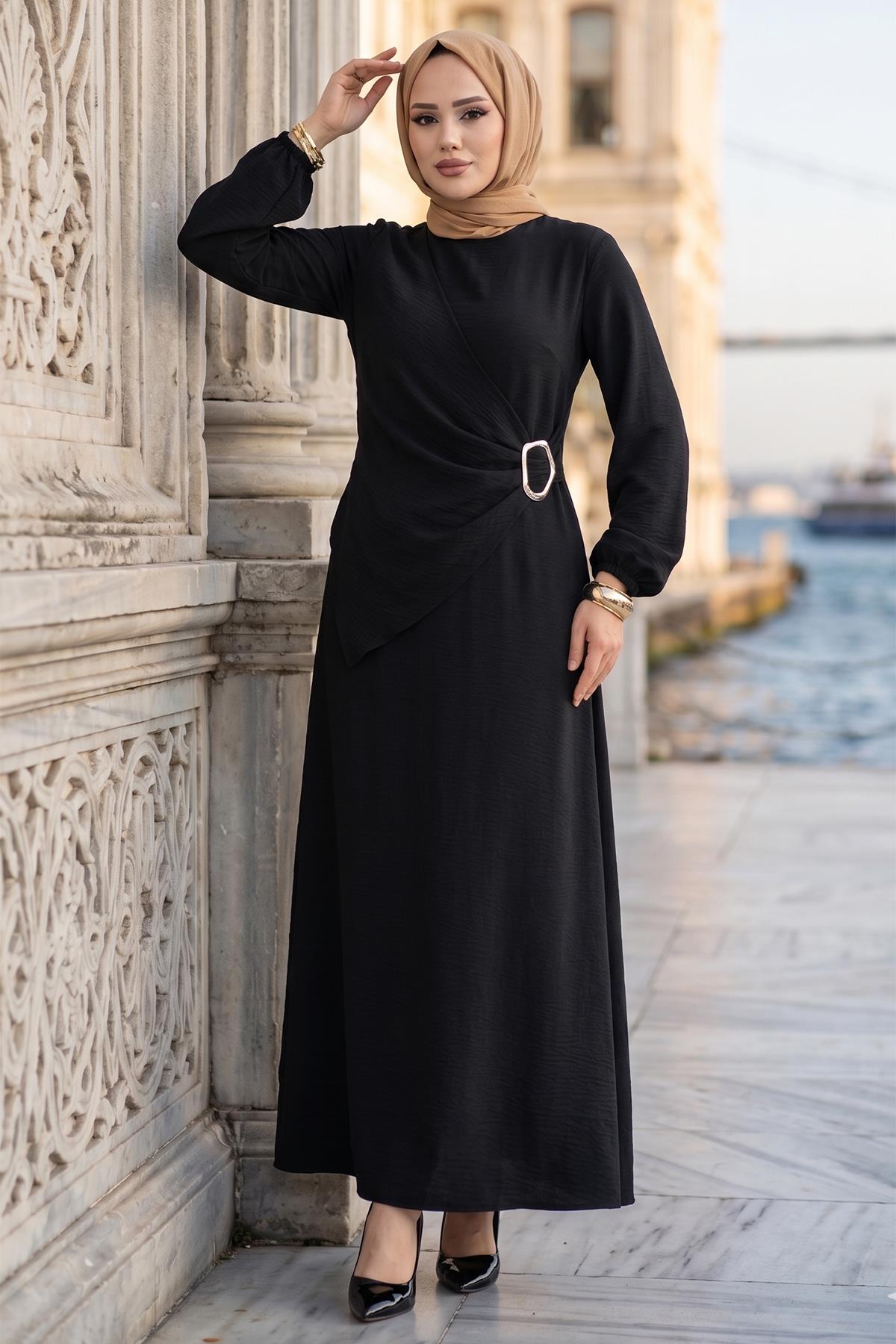 Yandan Tokalı Ayrobin Elbise Siyah HM2914