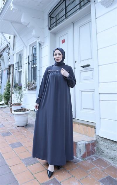 Önü Ve Kol Ucu Taş İşlemeli Şallı Tesettür Elbise Antrasit  HNT71021