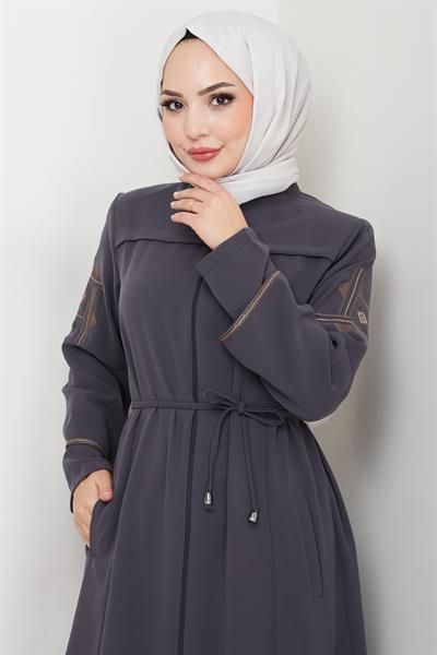 Bağcıklı Kolu Nakışlı Ferace Füme HM2854