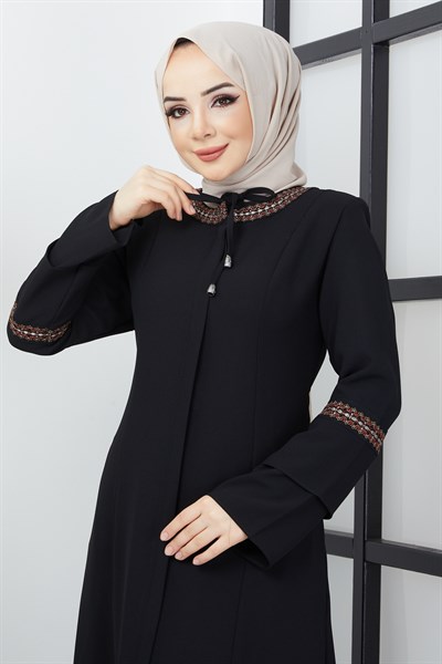 Büyük Beden Nakış İşleme Detaylı Siyah Ferace
