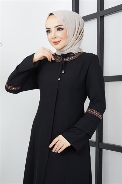 Büyük Beden Nakış İşleme Detaylı Siyah Ferace HM22032