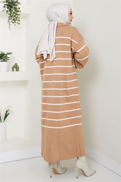 Çizgili İspanyol Kol Fermuarlı Kamyoncu Yaka Triko Elbise Camel HM2566