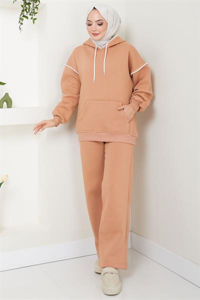 Çoban Nakışlı Üç İplik Şardonlu Kapşonlu Eşofman Takımı Camel HM2579