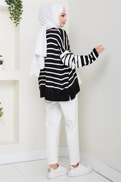 Kalp Aplikeli Çizgili Kazak Siyah HM2617