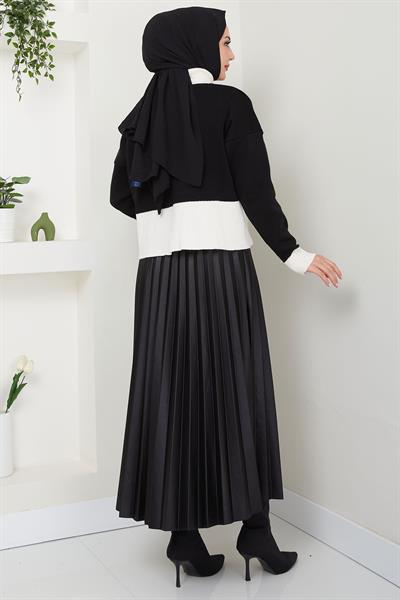 Kalp Aplikeli İki Renk Balıkçı Yaka Triko Kazak Siyah HM2570