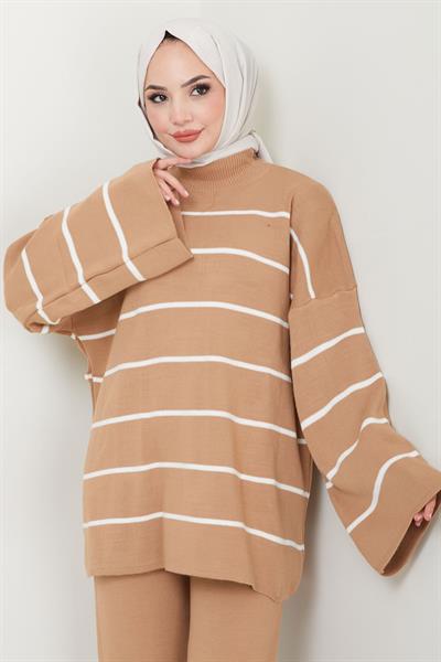 Yarım Balıkçı Yaka Çizgili Triko Takım Camel HM2553