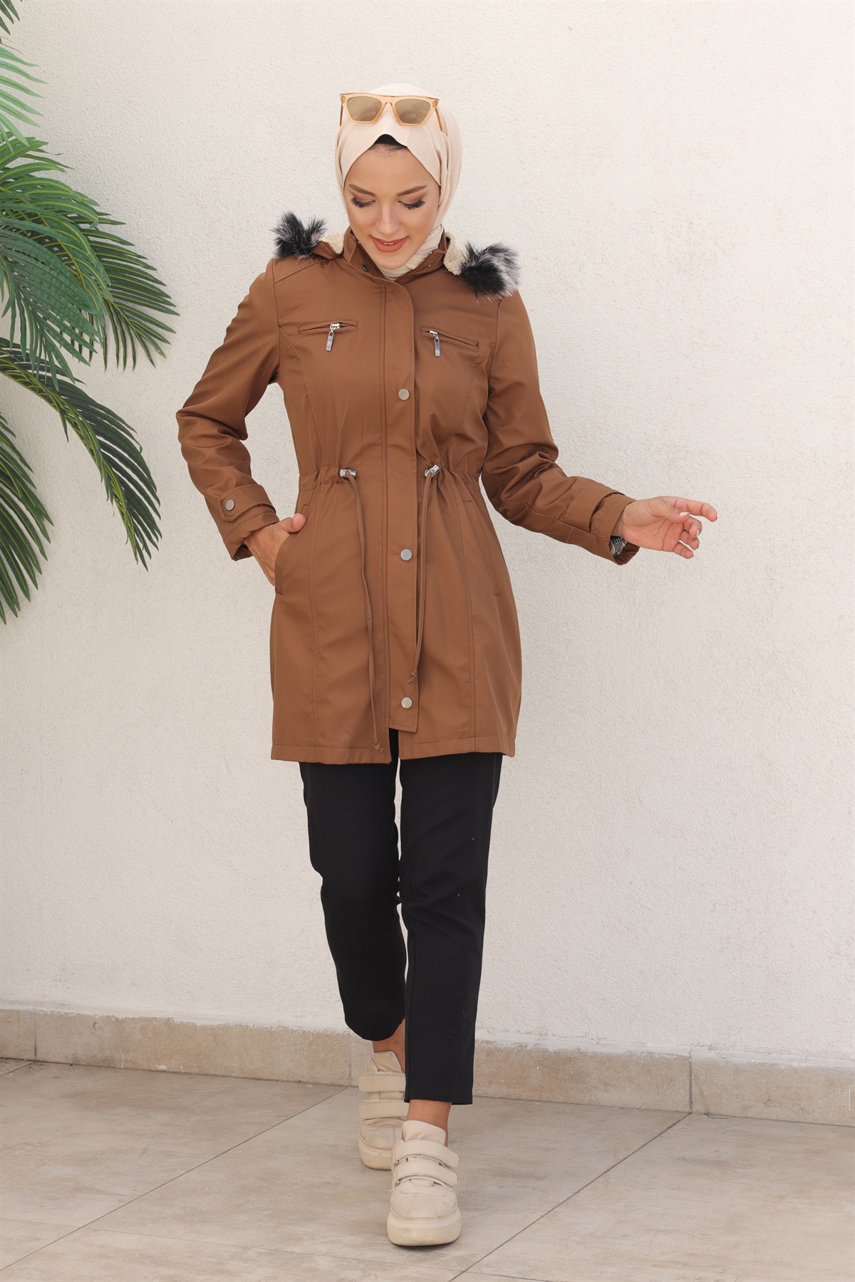 Beli Büzgülü Mont Camel