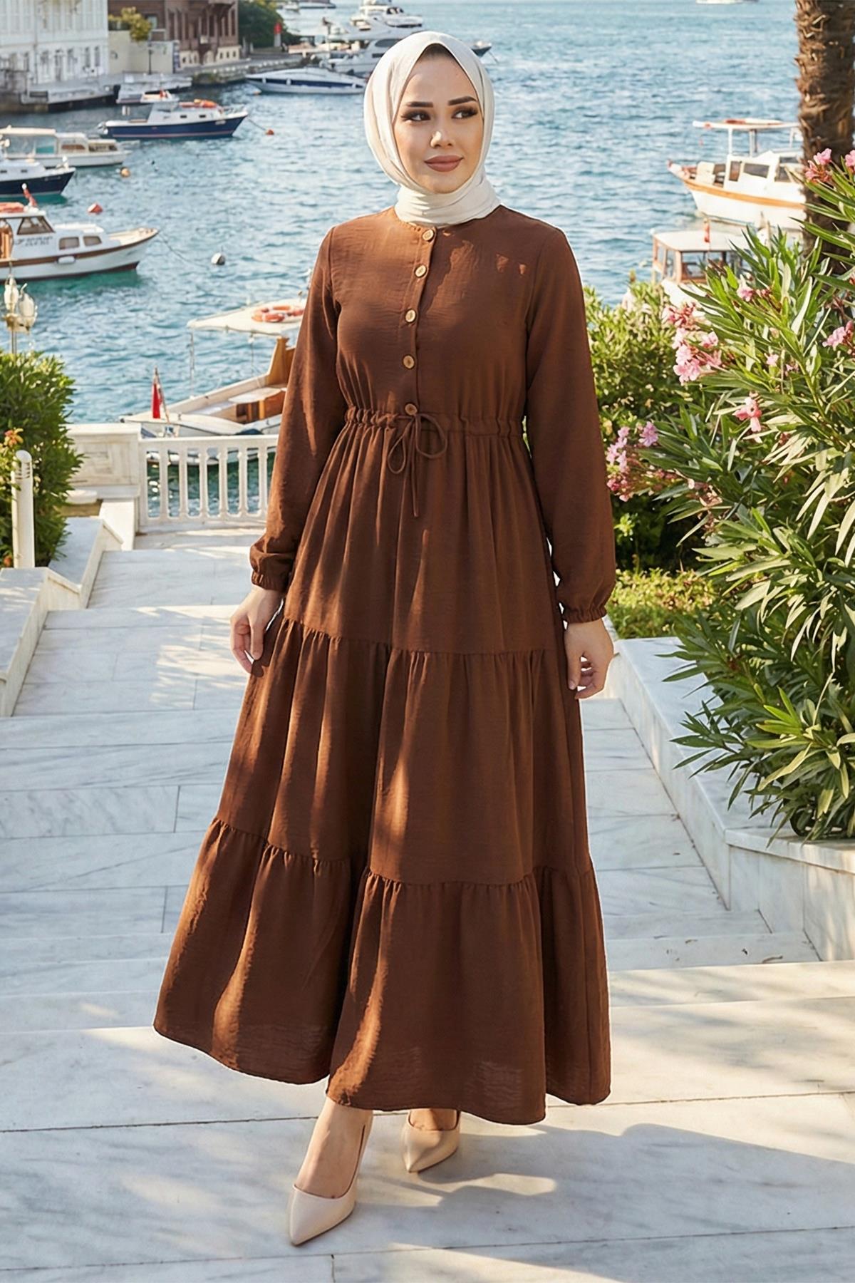 Büzgülü Düğmeli Bağcıklı Ayrobin Elbise Kahverengi HM268811