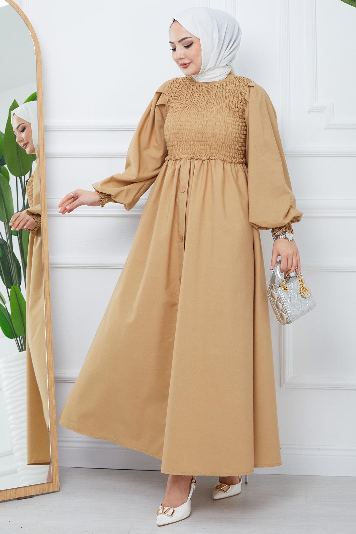 Gipe Detaylı Süs Düğmeli Mevlana Elbise Camel HM2356