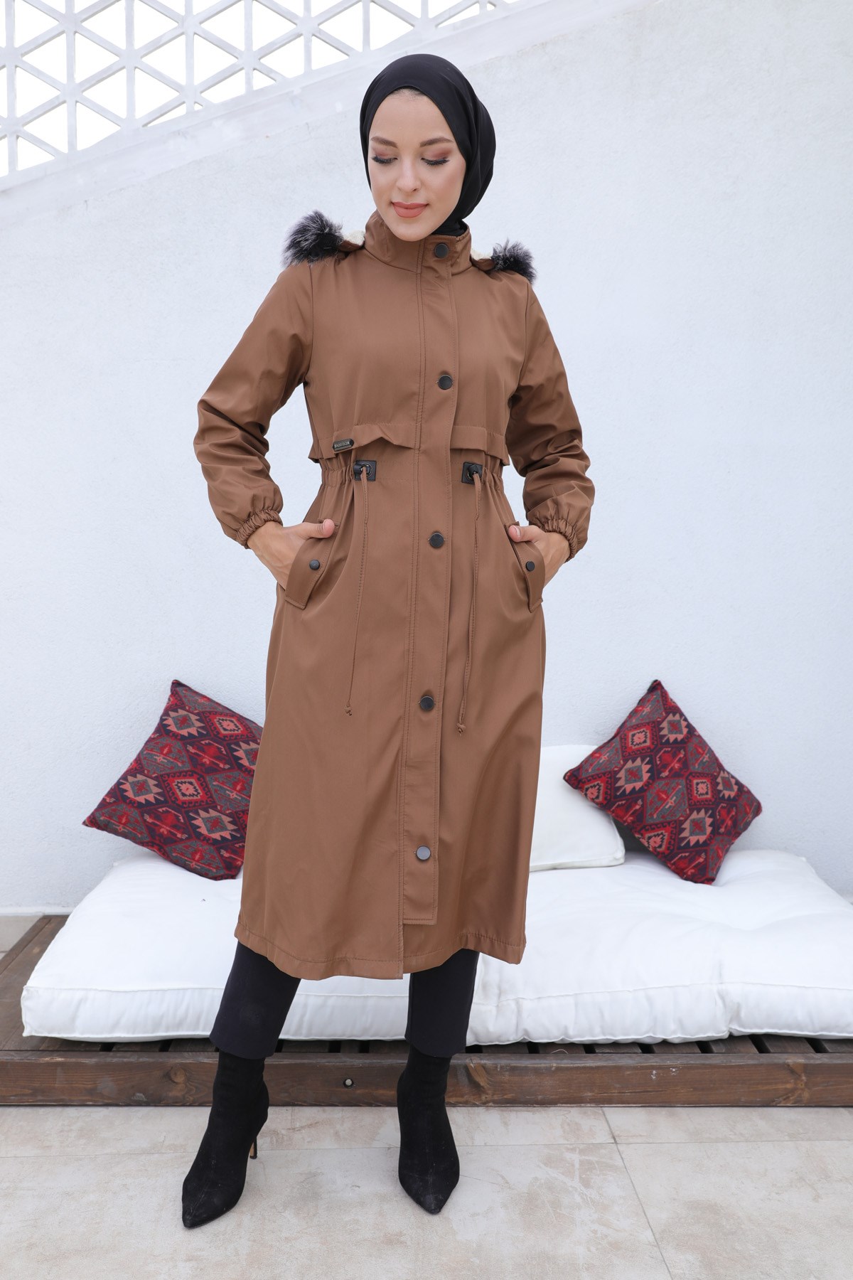 Kapüşonlu Beli Büzgülü Uzun Mont Camel
