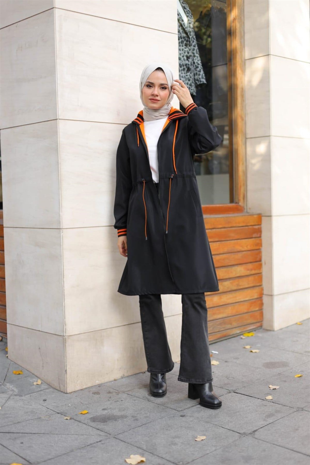 Kolları Ribanalı Kapşon Turuncu Trençkot Mont